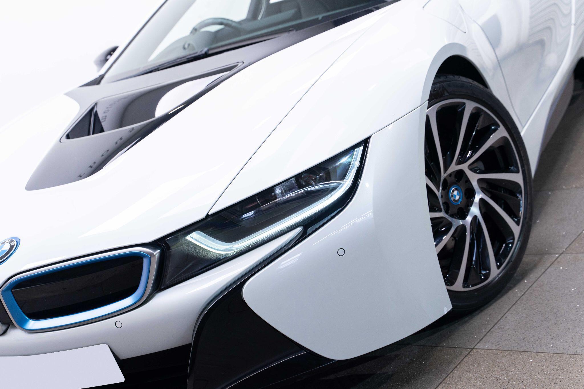 BMW i8 - Image 34