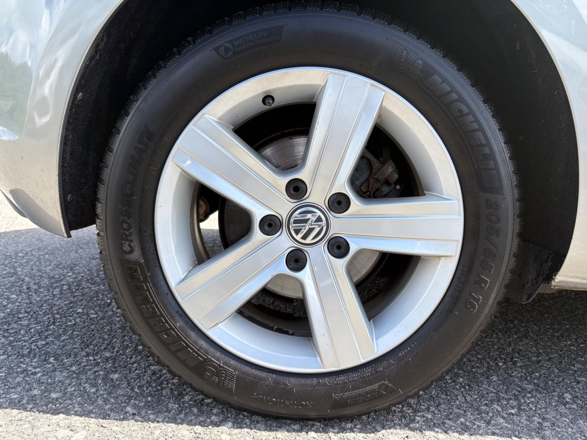 Volkswagen Golf - Image 23