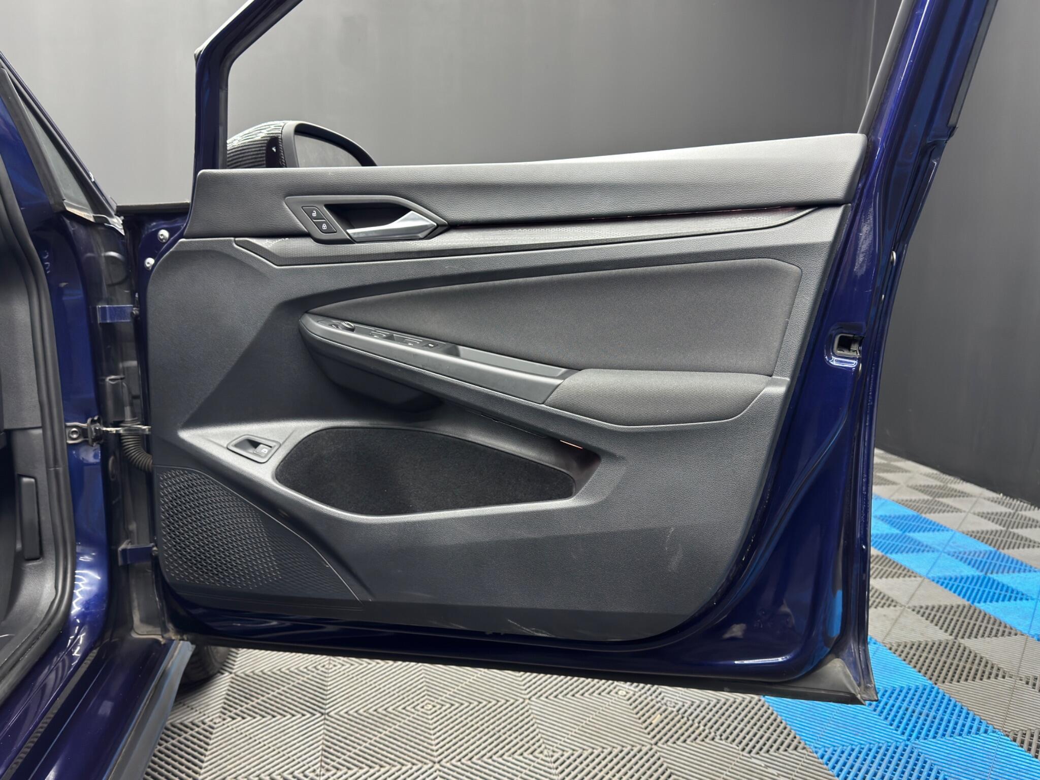 Volkswagen Golf - Image 39