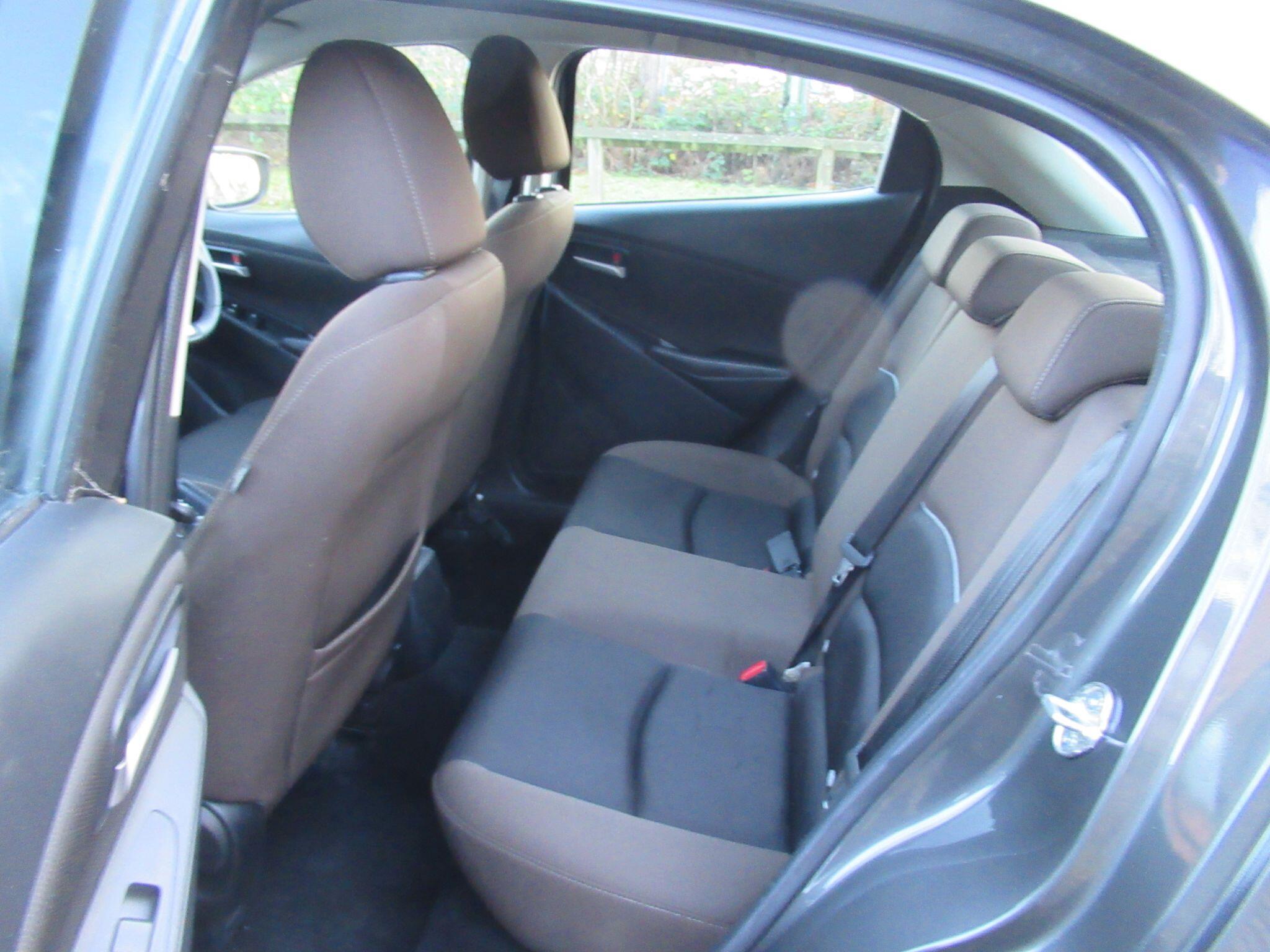 Mazda MAZDA2 - Image 17