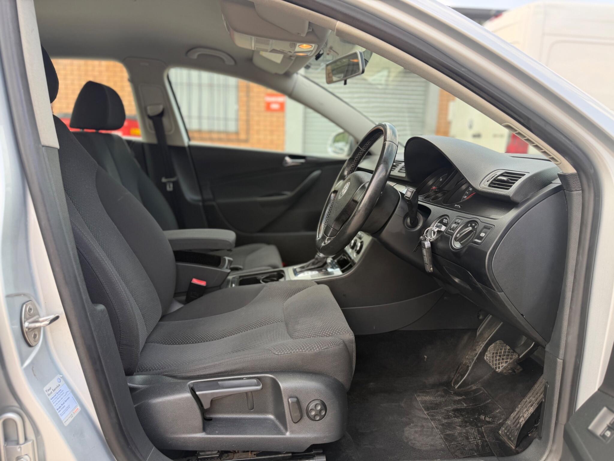 Volkswagen Passat - Image 10