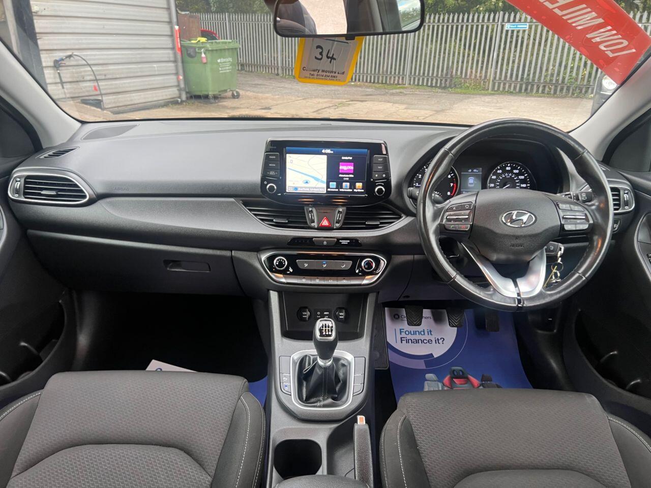 Hyundai i30 - Image 19