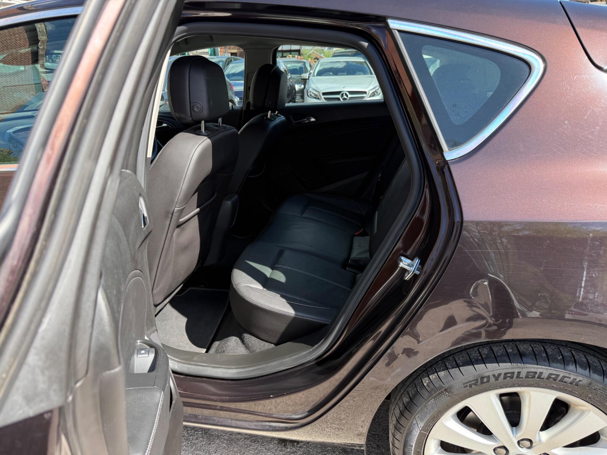 Vauxhall Astra - Image 27