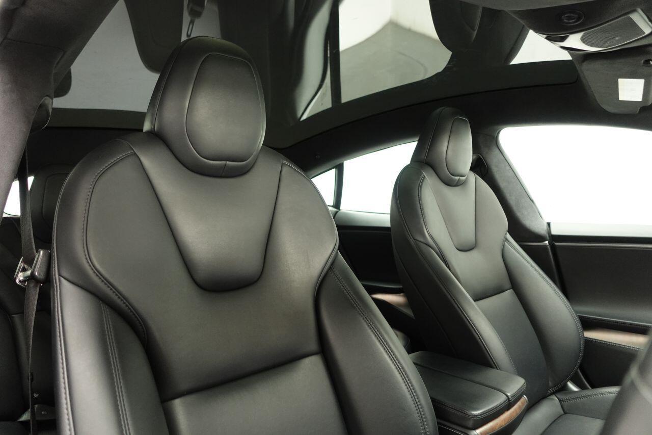 Tesla Model S - Image 3