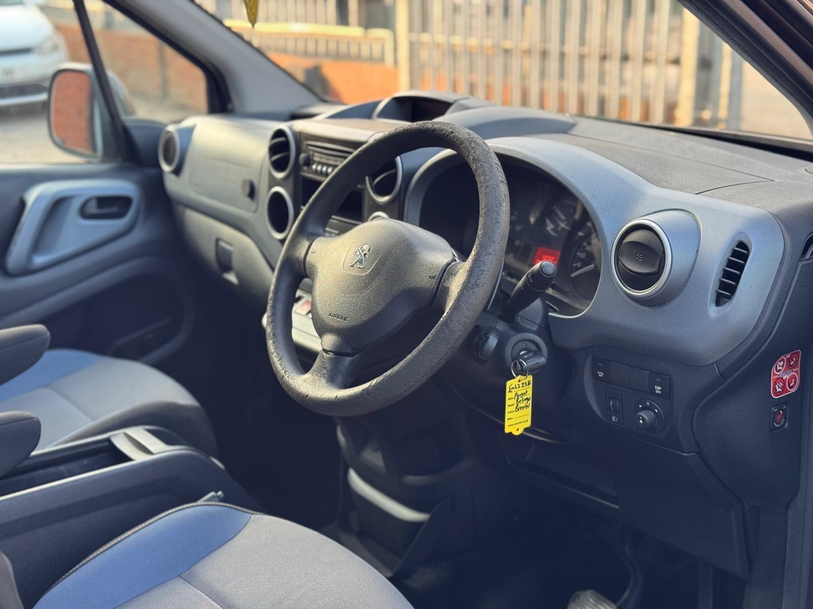 Peugeot Partner Tepee - Image 11