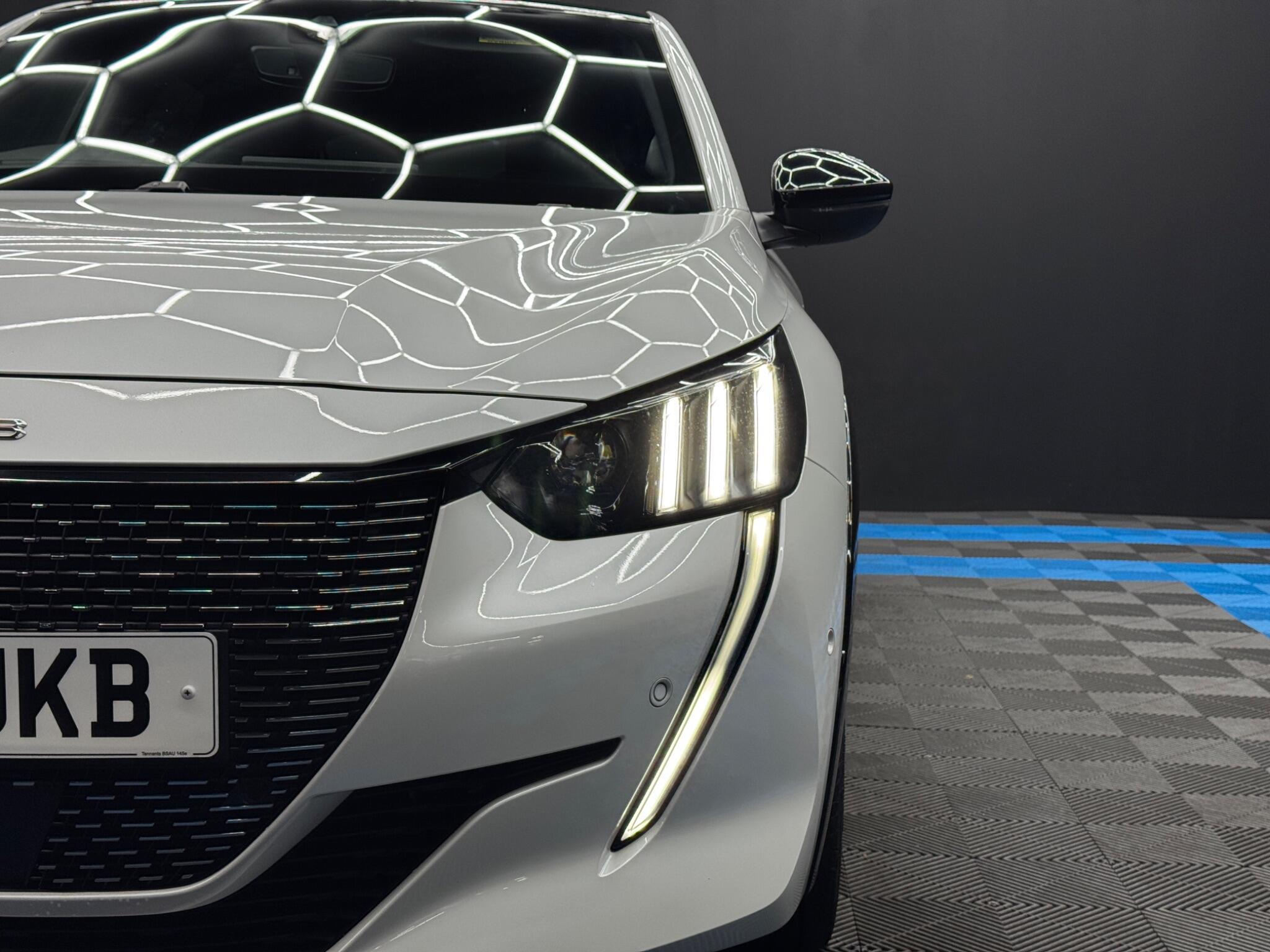 Peugeot 208 - Image 43