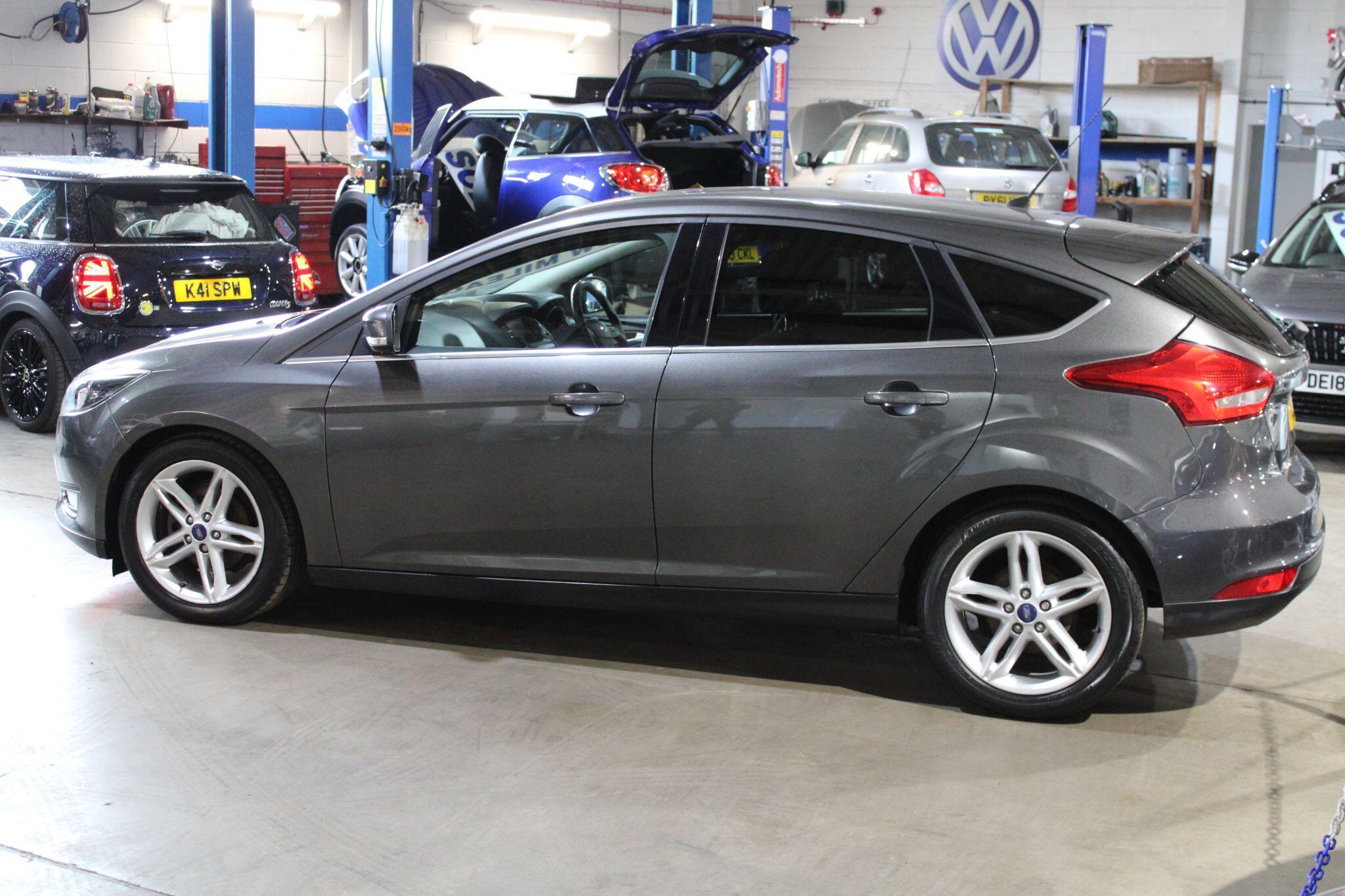 Ford Focus - Image 14