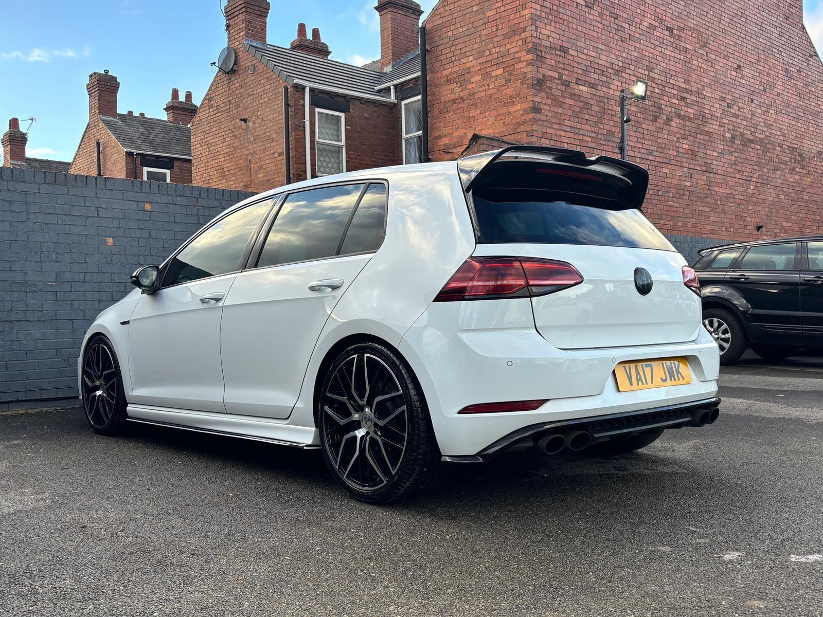 Volkswagen Golf - Image 22