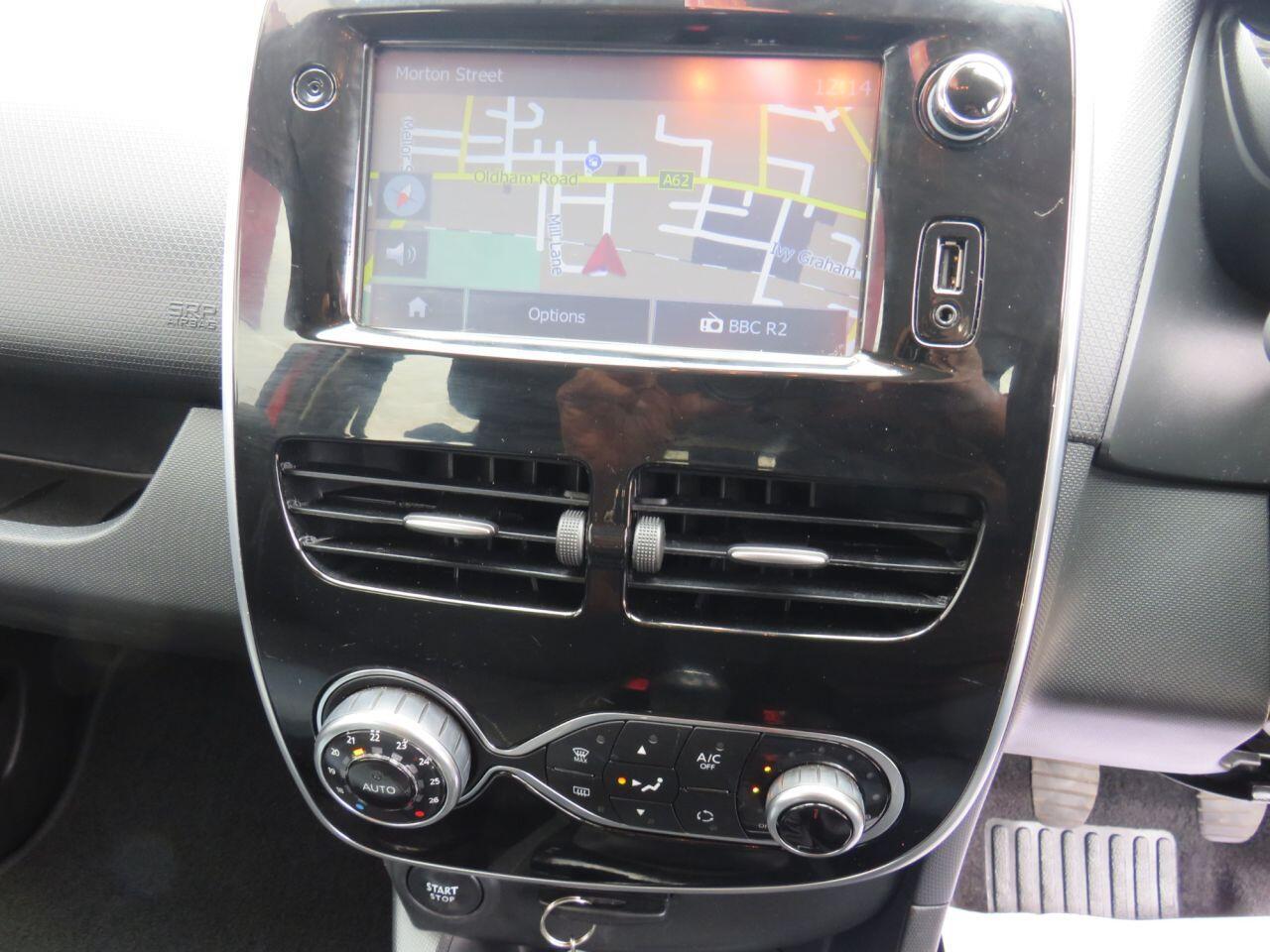 Renault Clio - Image 15