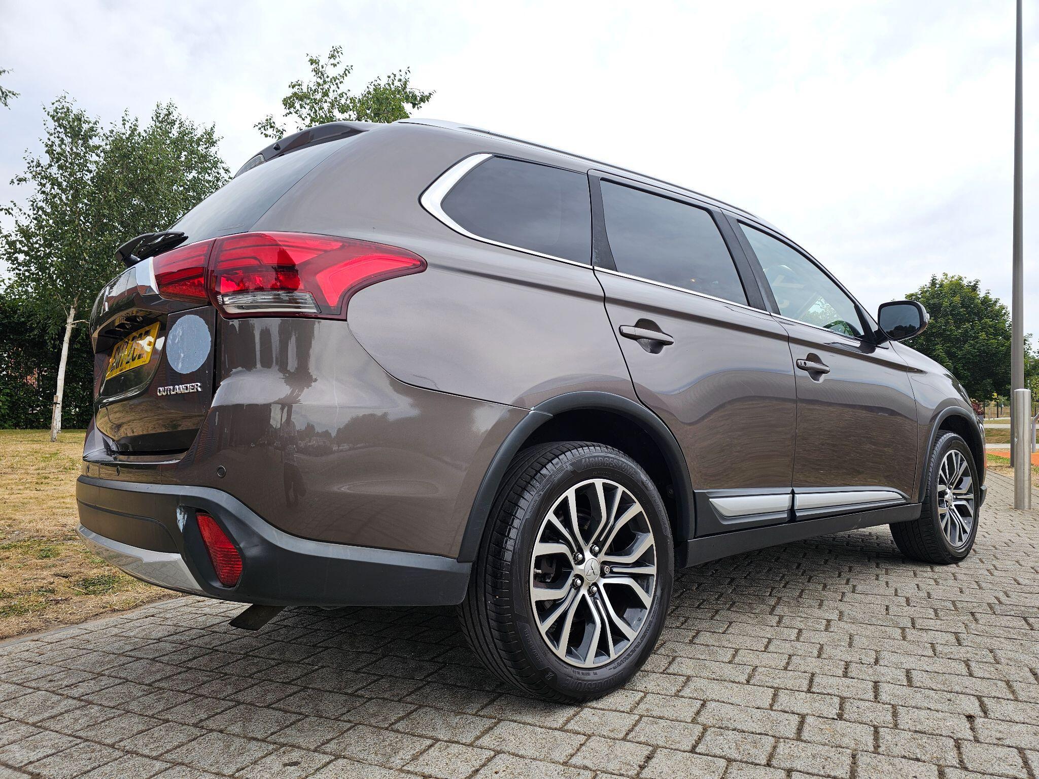 Mitsubishi Outlander - Image 2