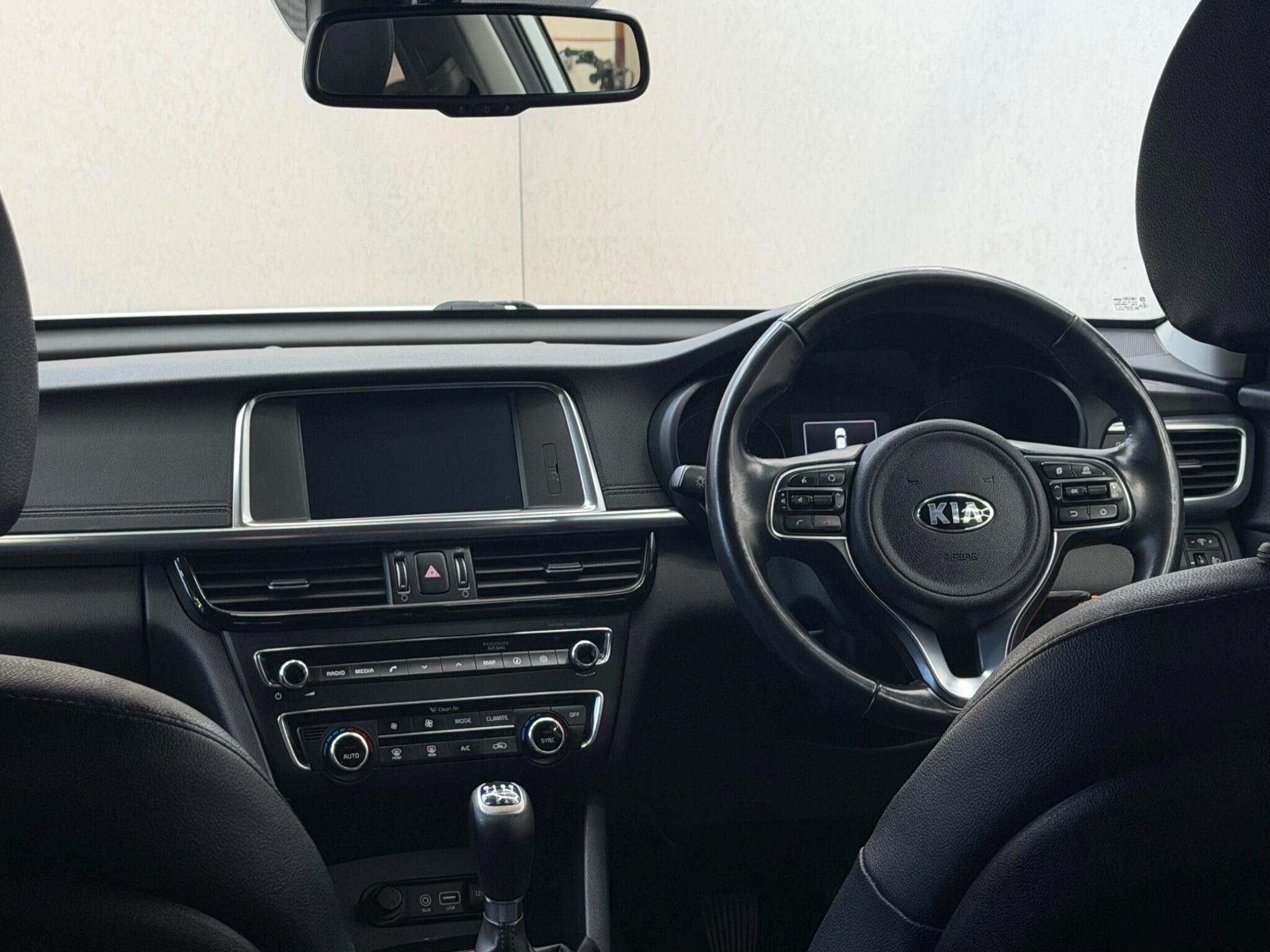 Kia Optima - Image 20