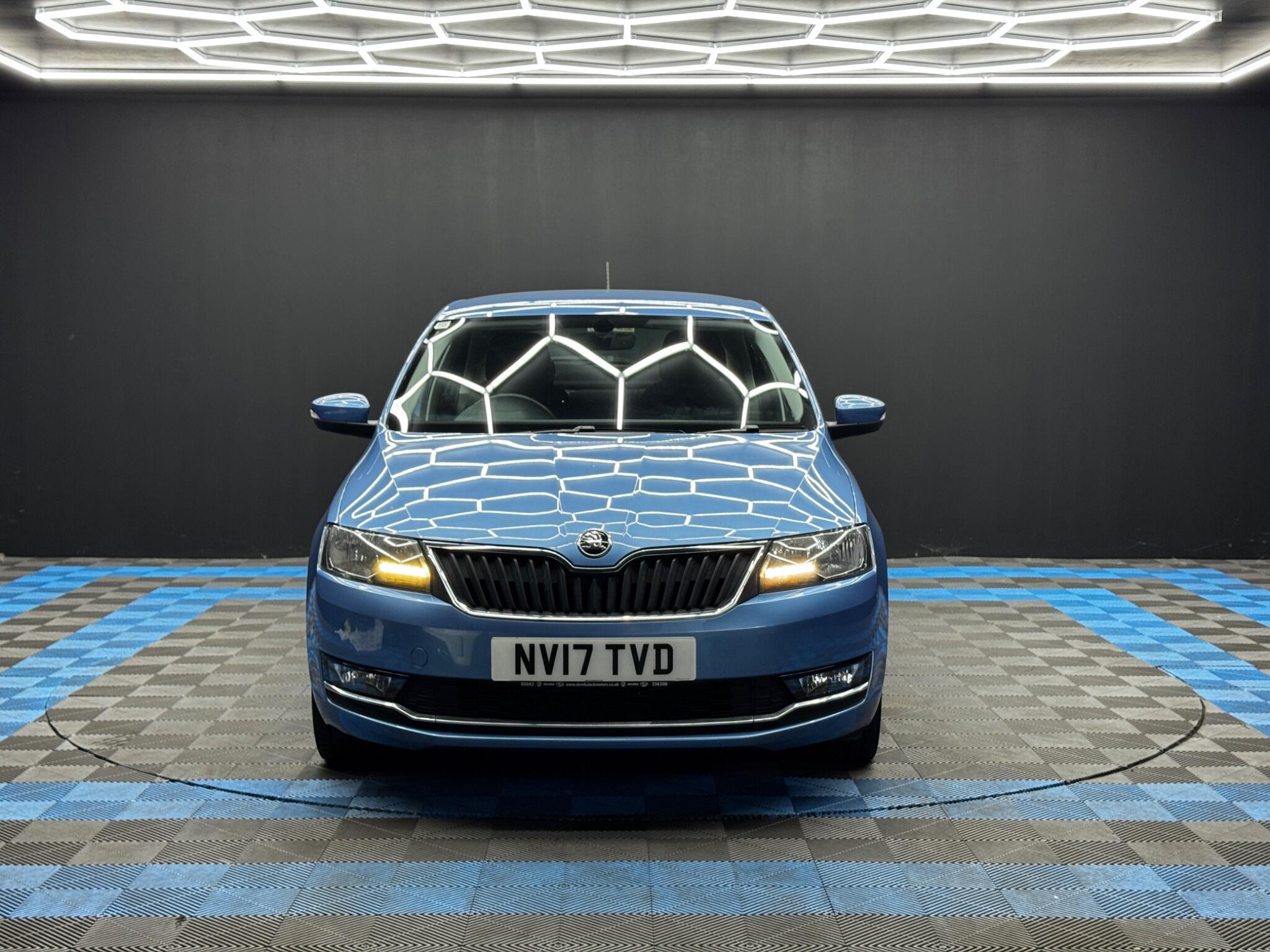 Skoda Rapid - Image 2