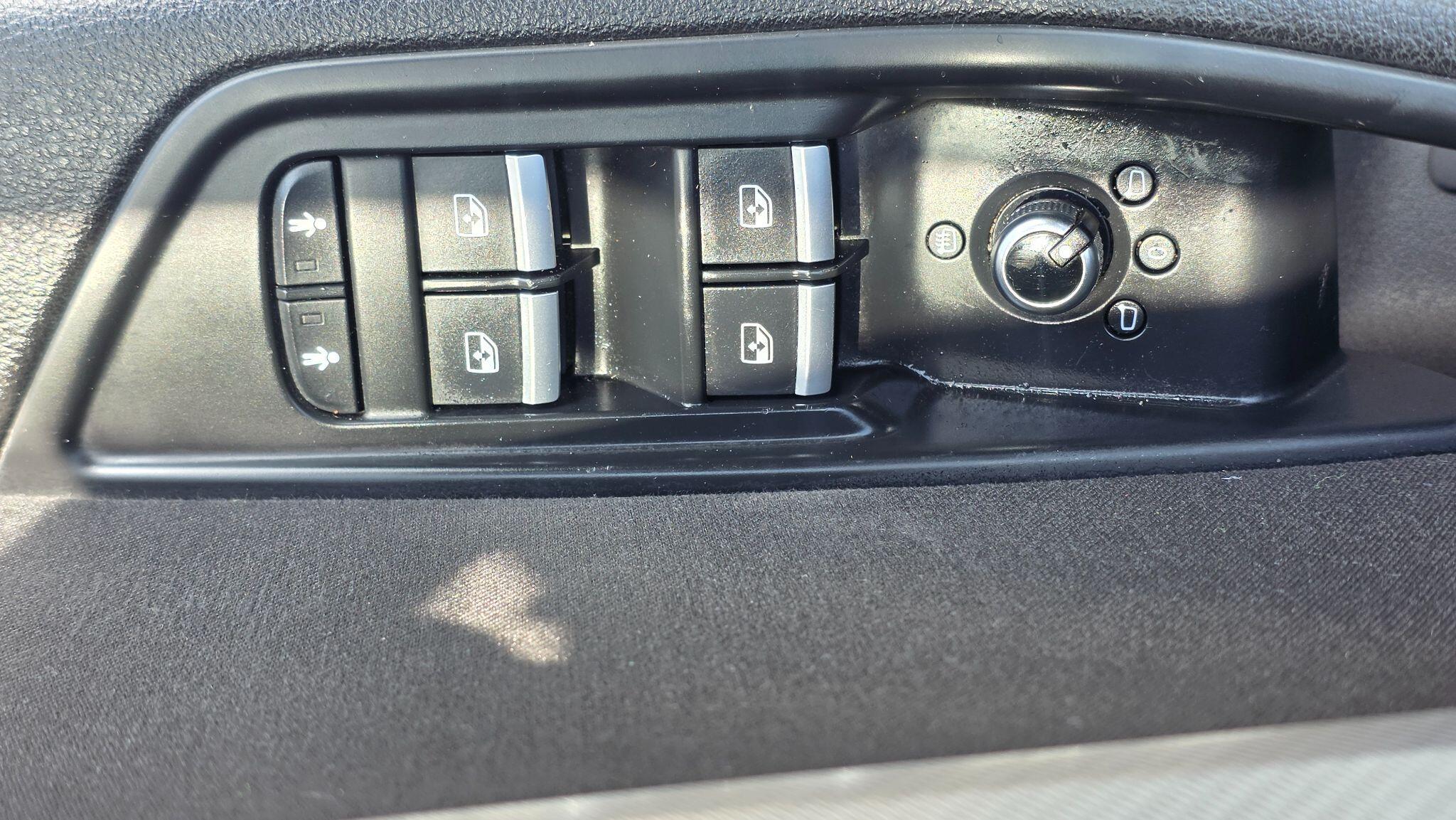 Audi A4 - Image 22
