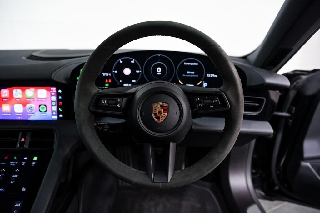 Porsche Taycan - Image 26