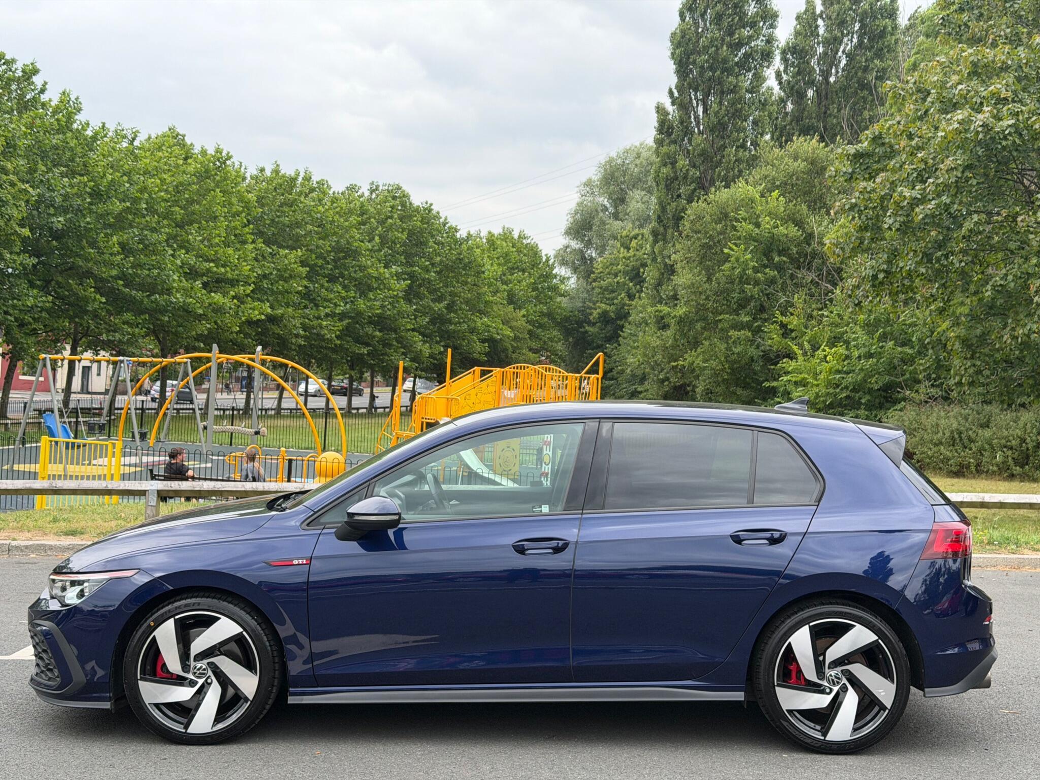 Volkswagen Golf - Image 11