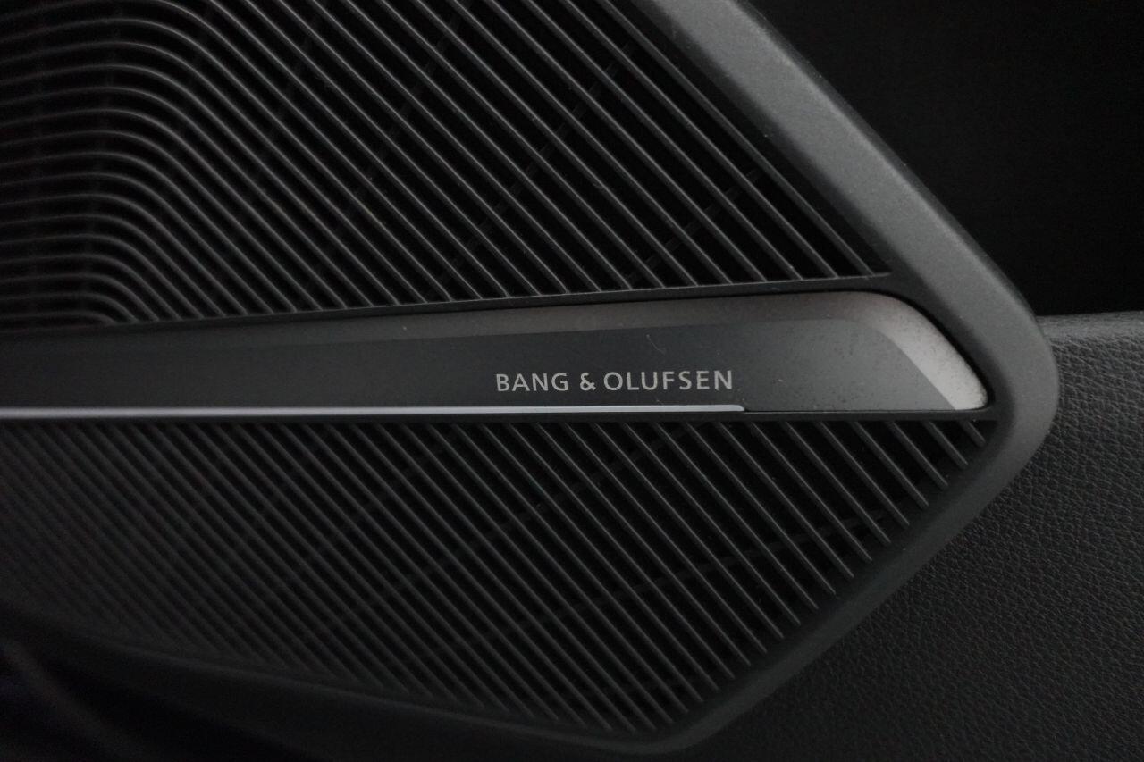 Audi SQ5 - Image 20