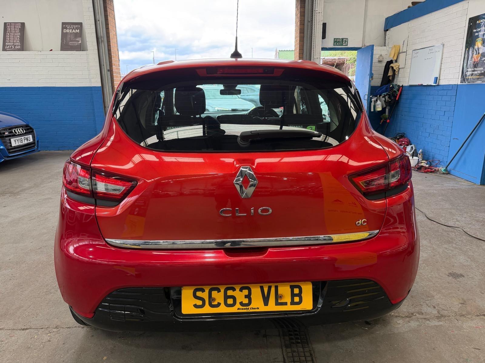 Renault Clio - Image 24