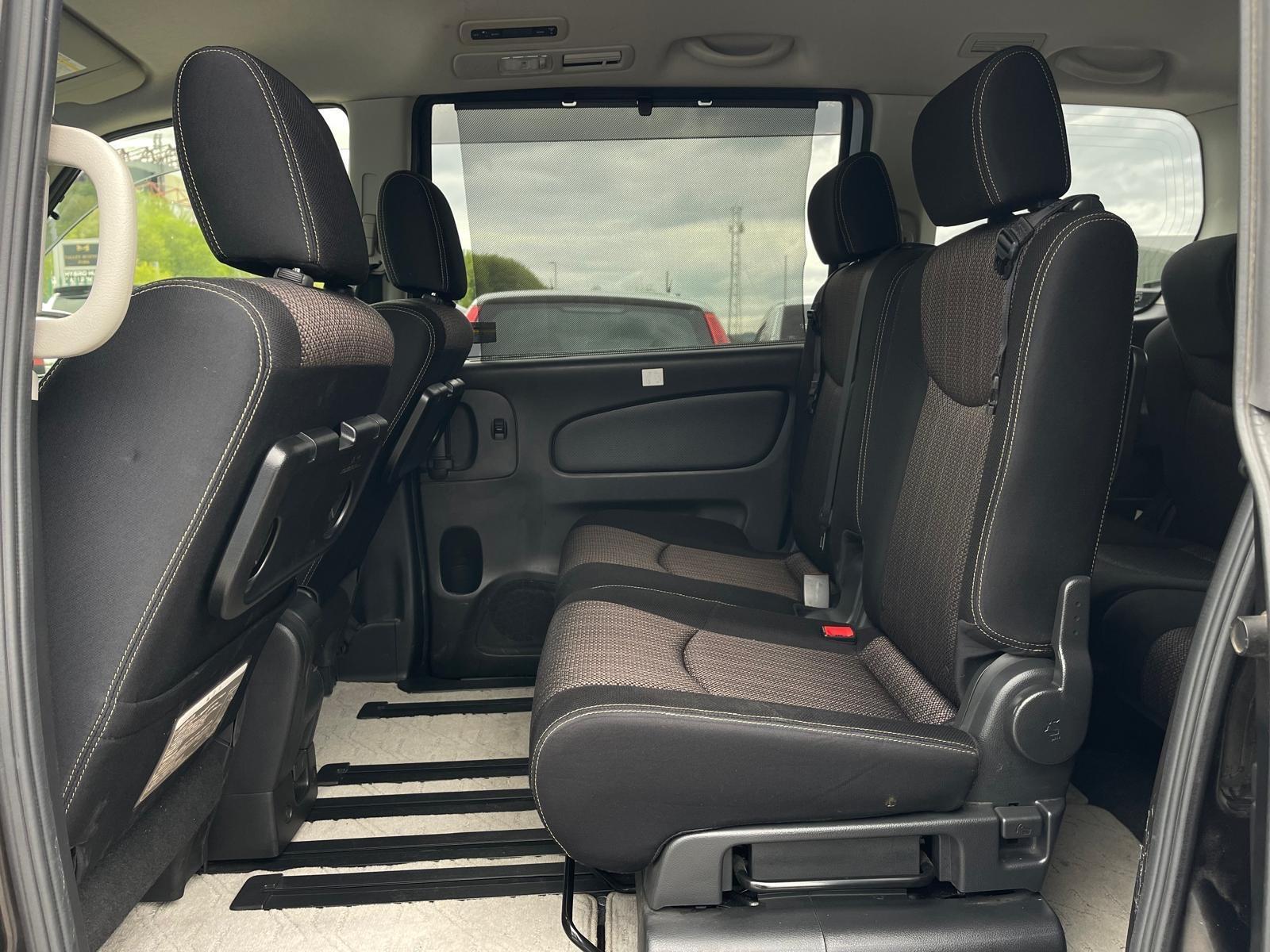 Nissan Serena - Image 13