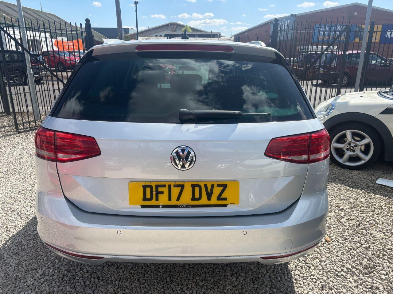 Volkswagen Passat - Image 5