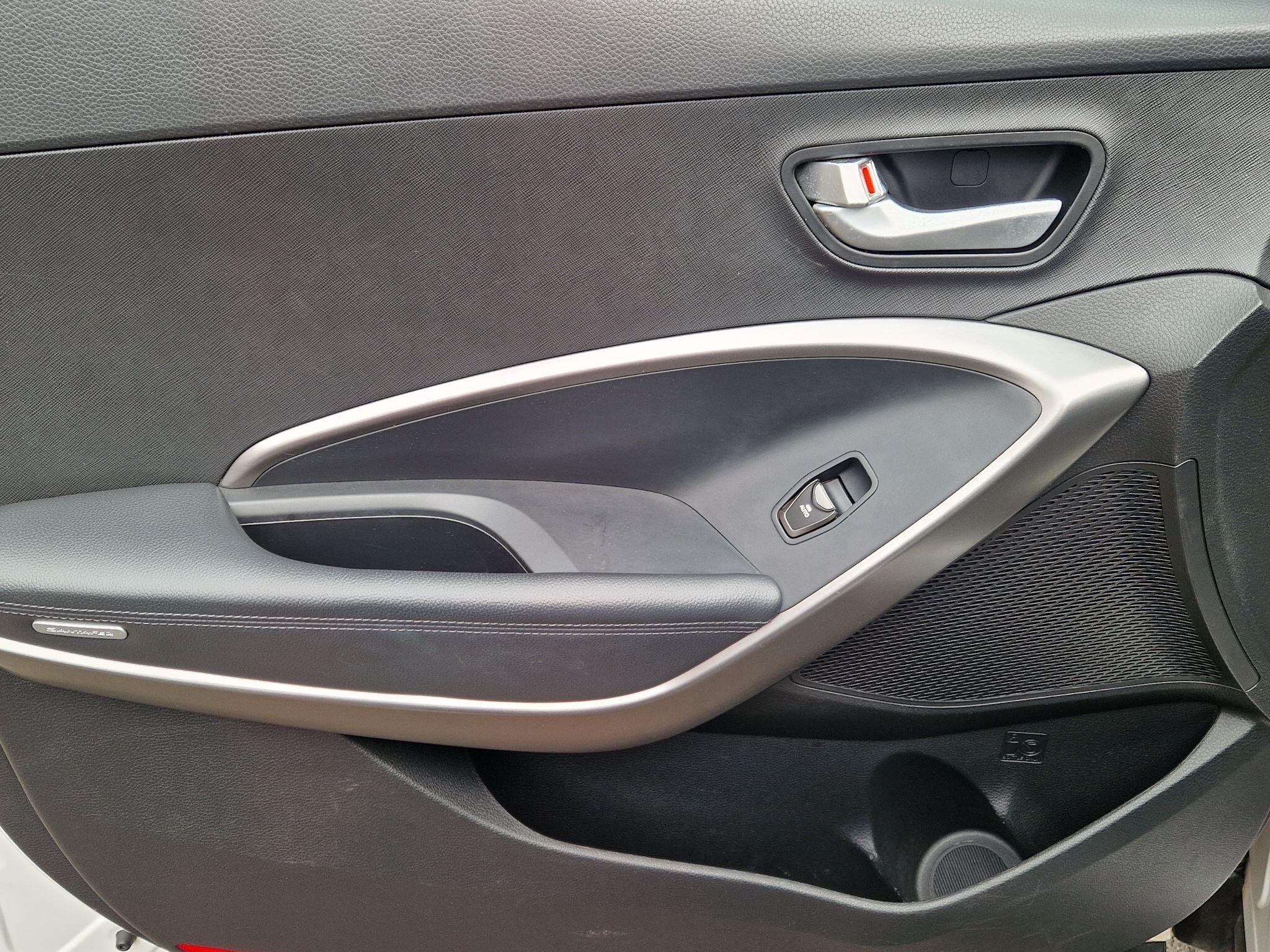 Hyundai Santa Fe - Image 39