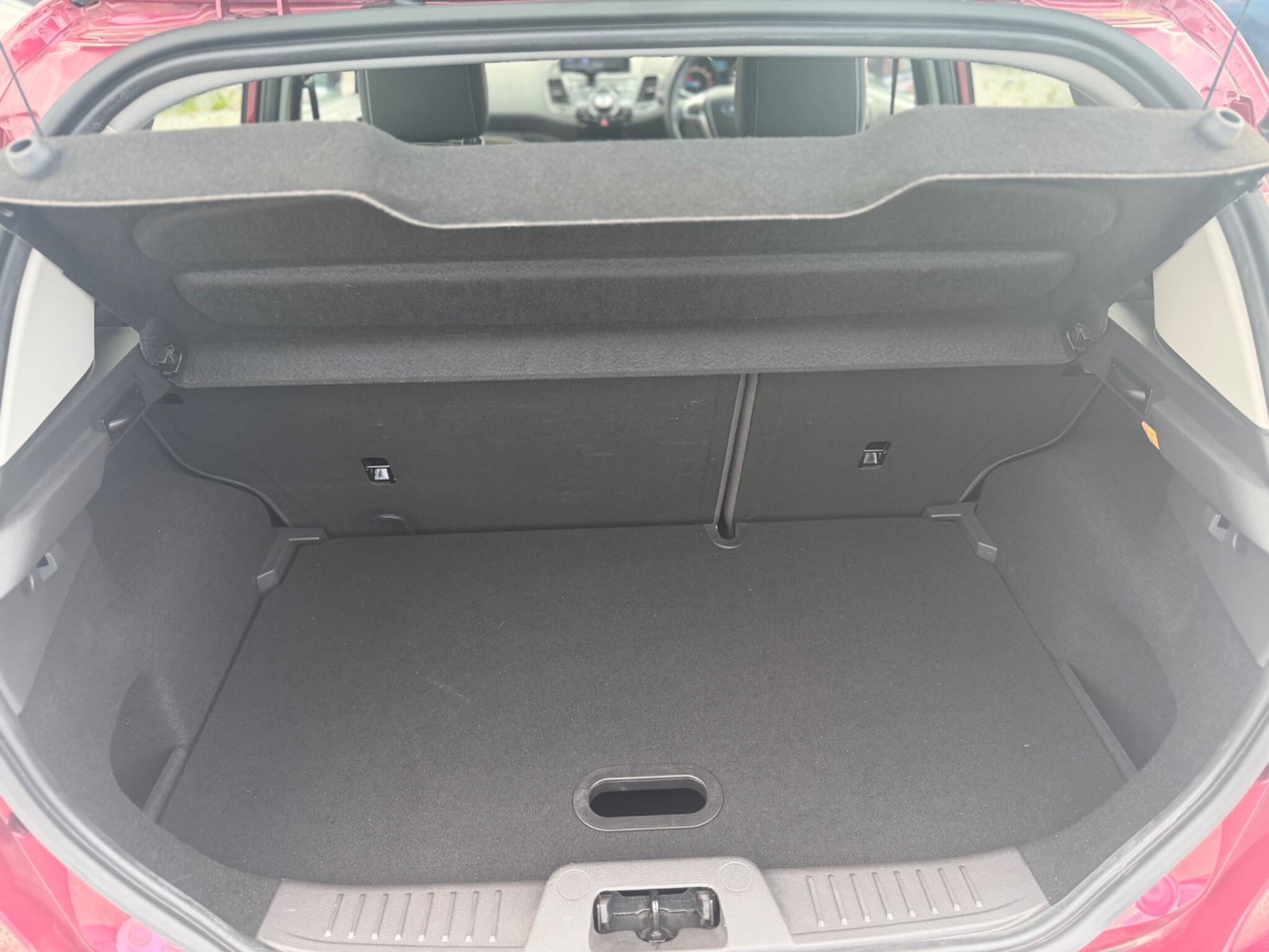 Ford Fiesta - Image 11
