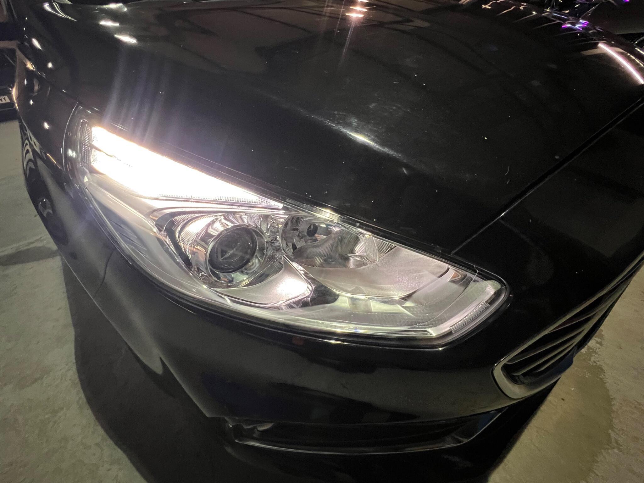 Ford Galaxy - Image 23