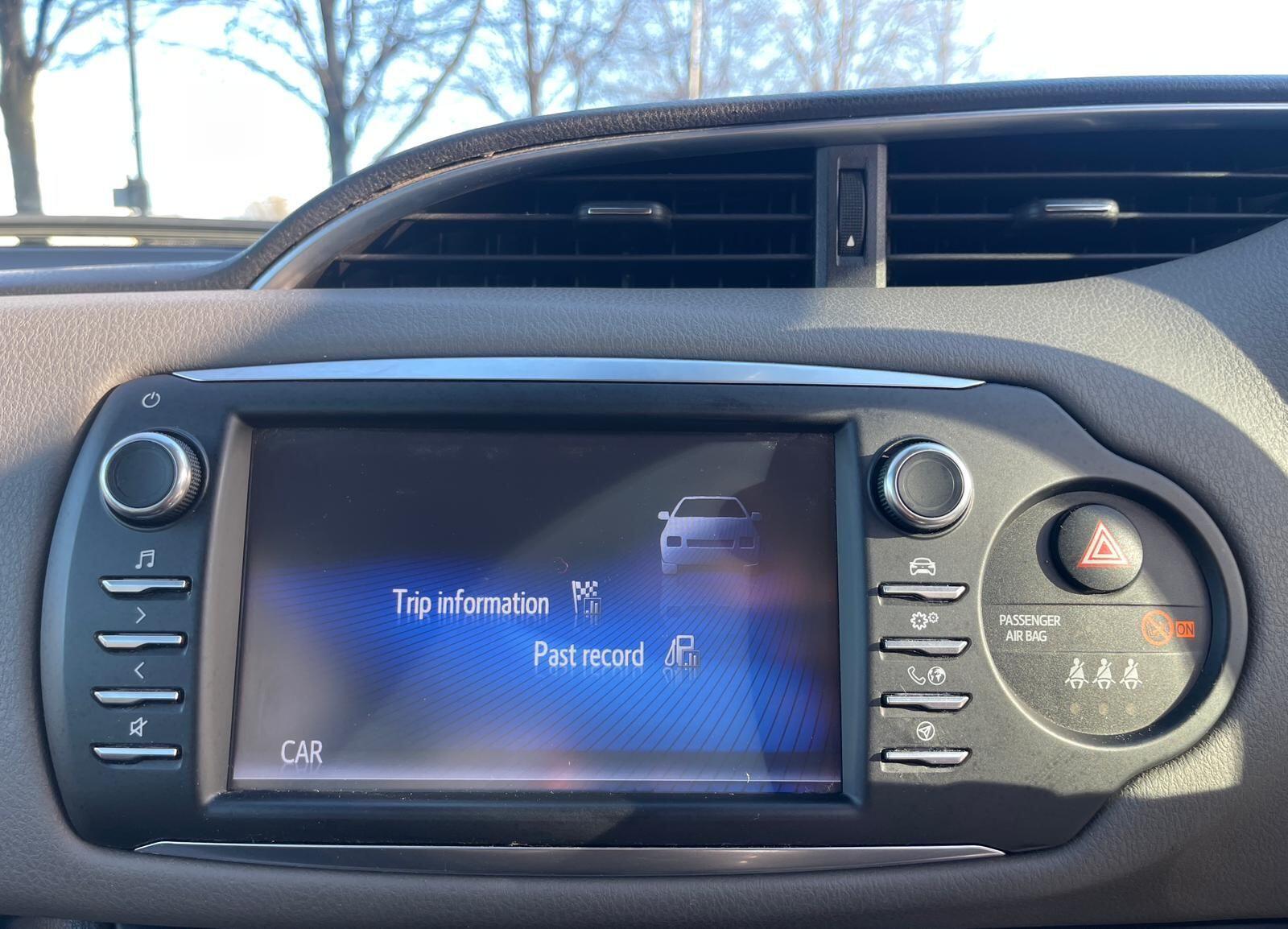 Toyota Yaris - Image 37