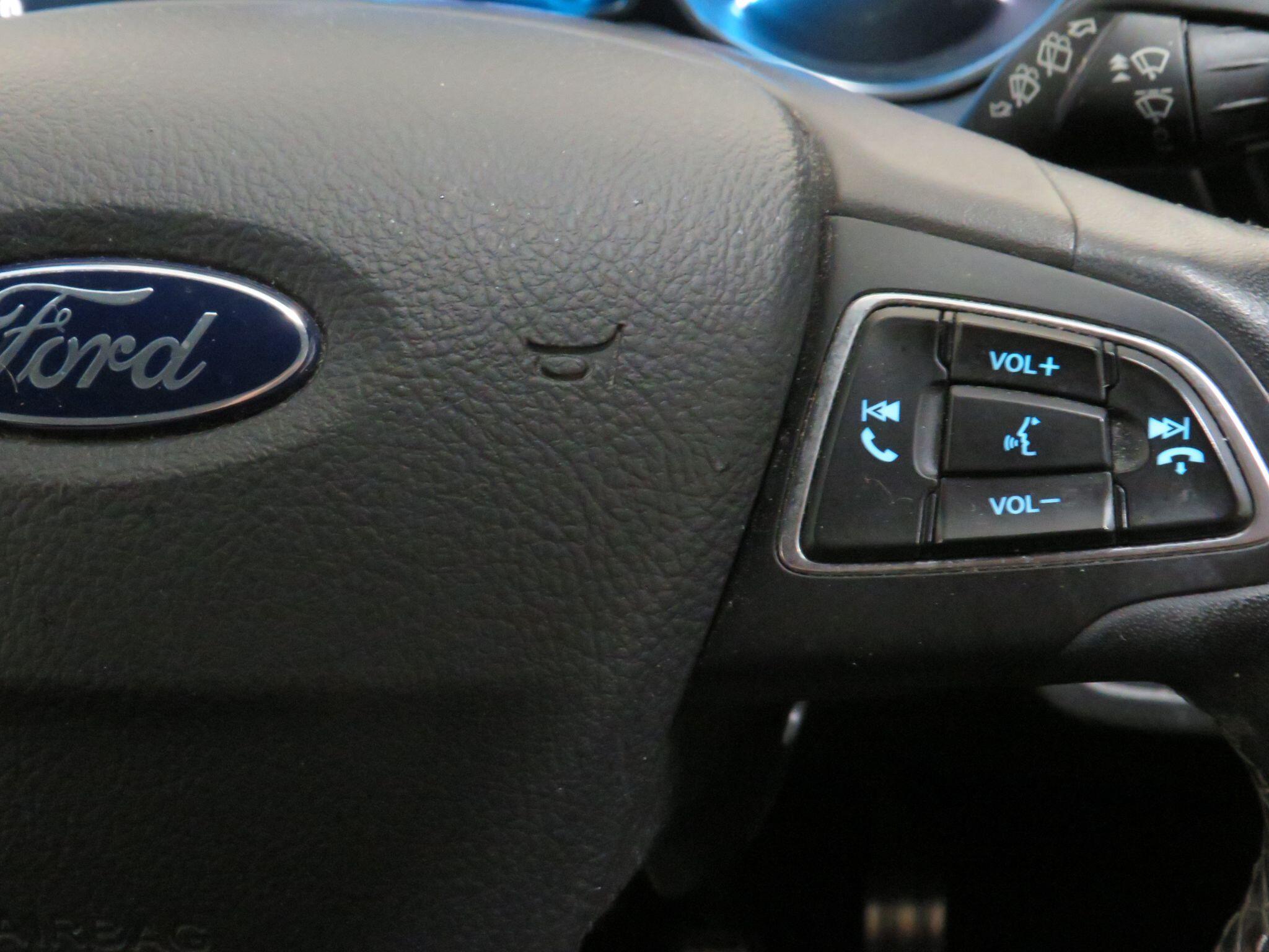 Ford Kuga - Image 17