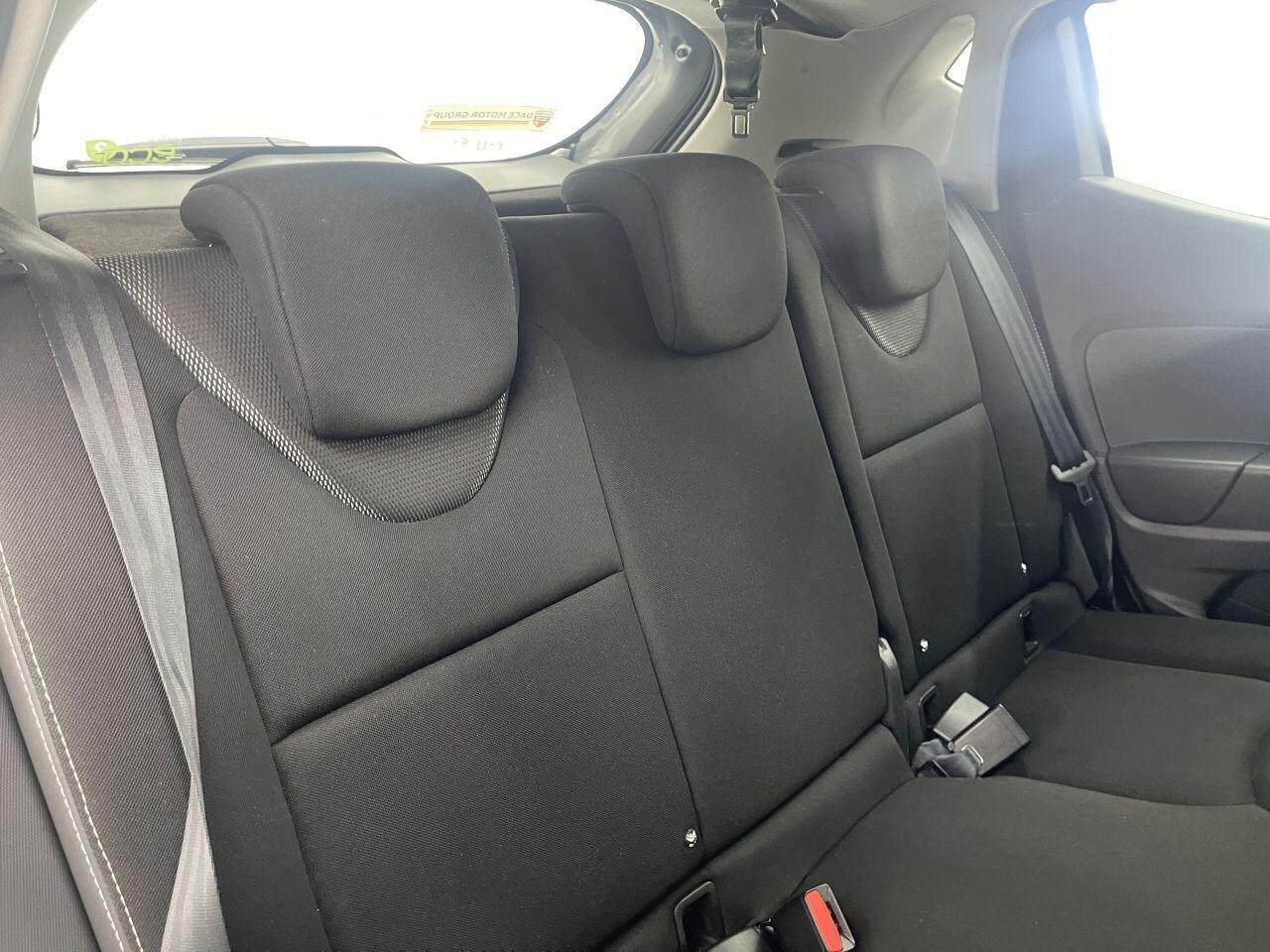 Renault Clio - Image 33