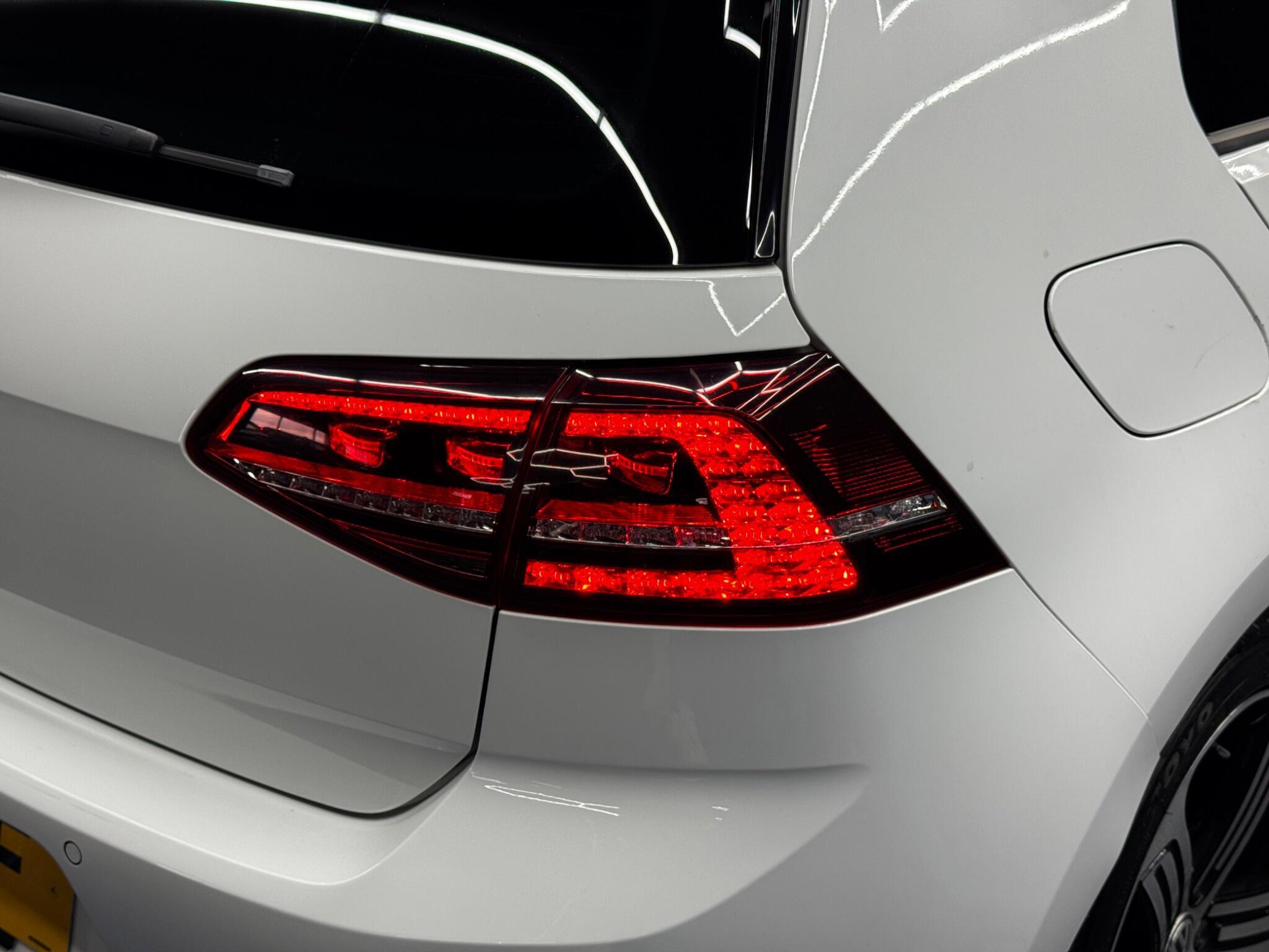 Volkswagen Golf - Image 44