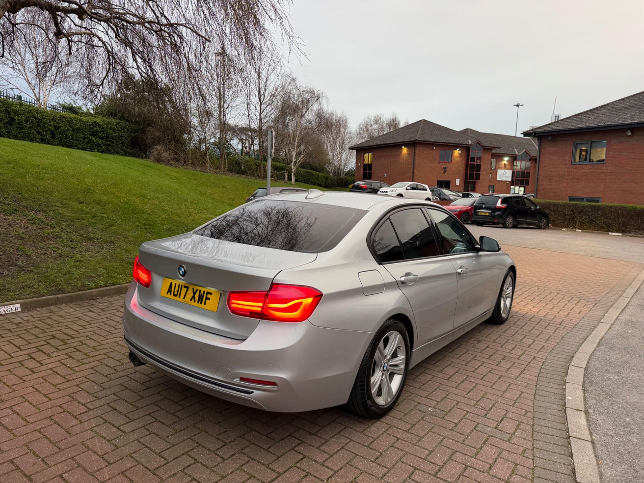 BMW 3 Series - Image 5