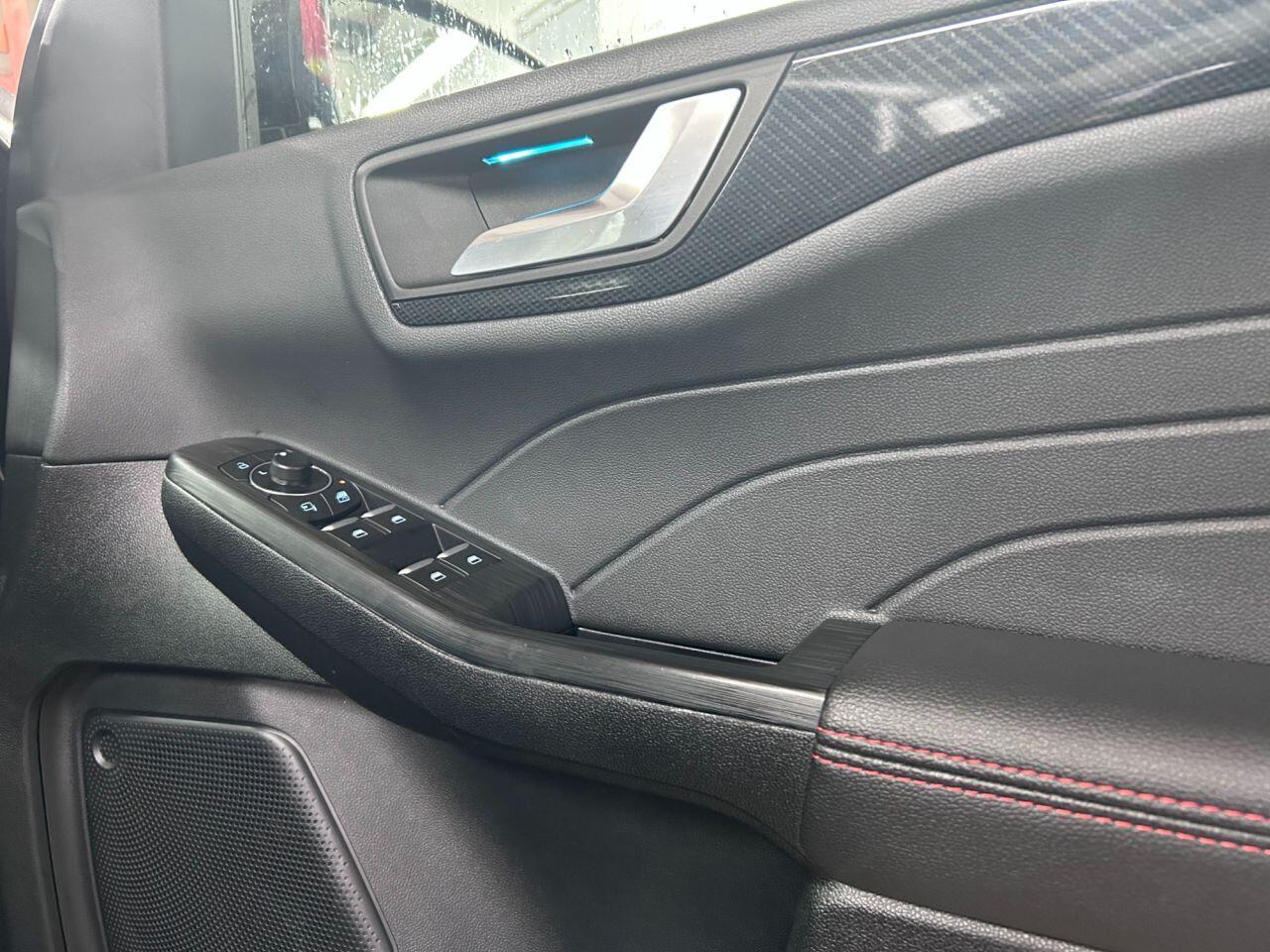 Ford Kuga - Image 30