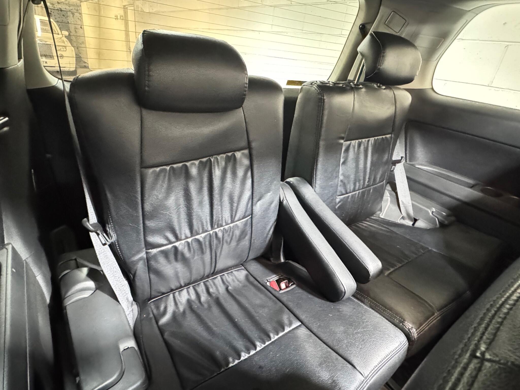 Toyota Vellfire - Image 13