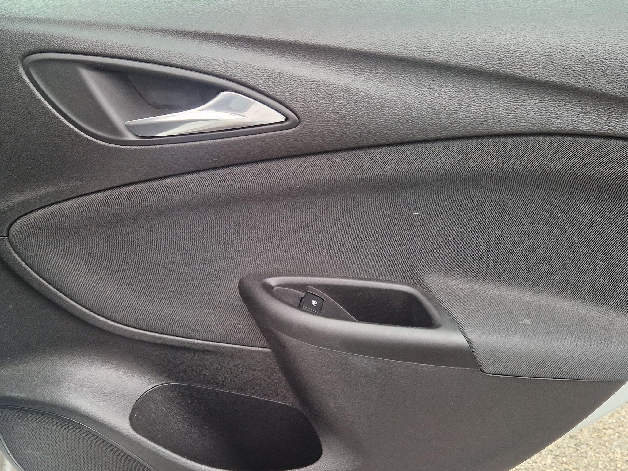 Vauxhall Astra - Image 34