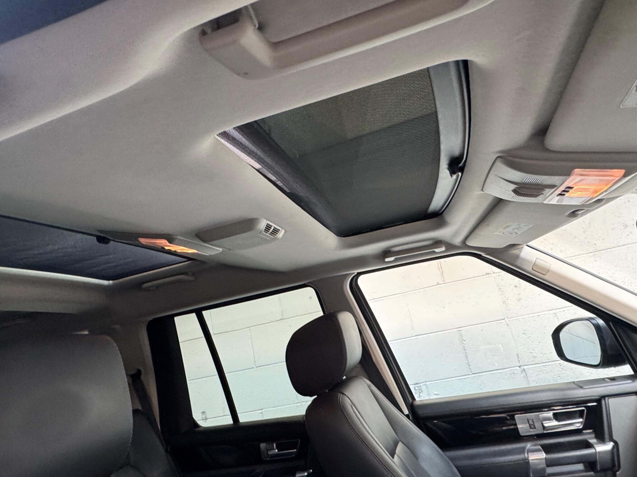 Land Rover DISCOVERY 4 - Image 17