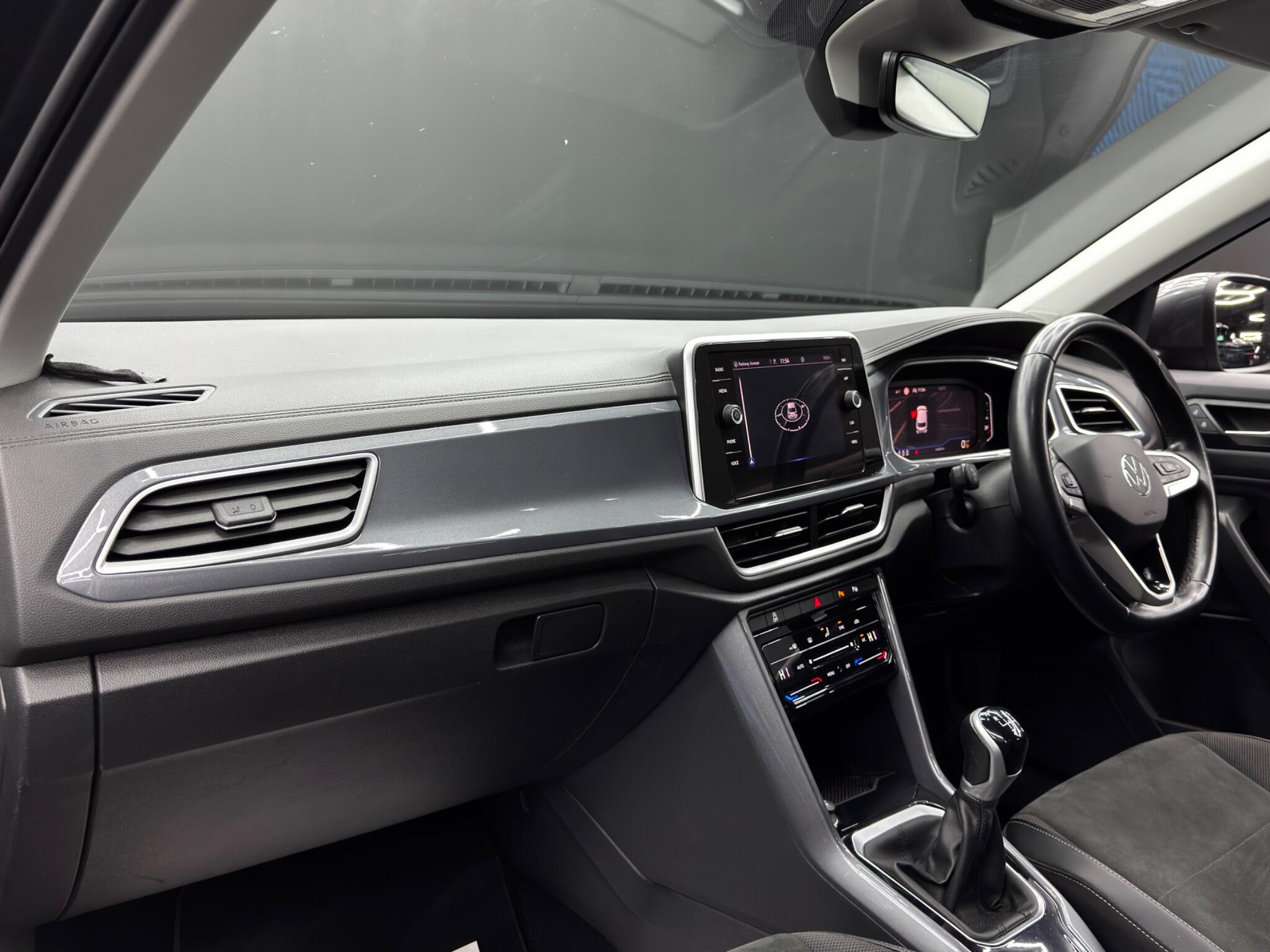 Volkswagen T-Roc - Image 11
