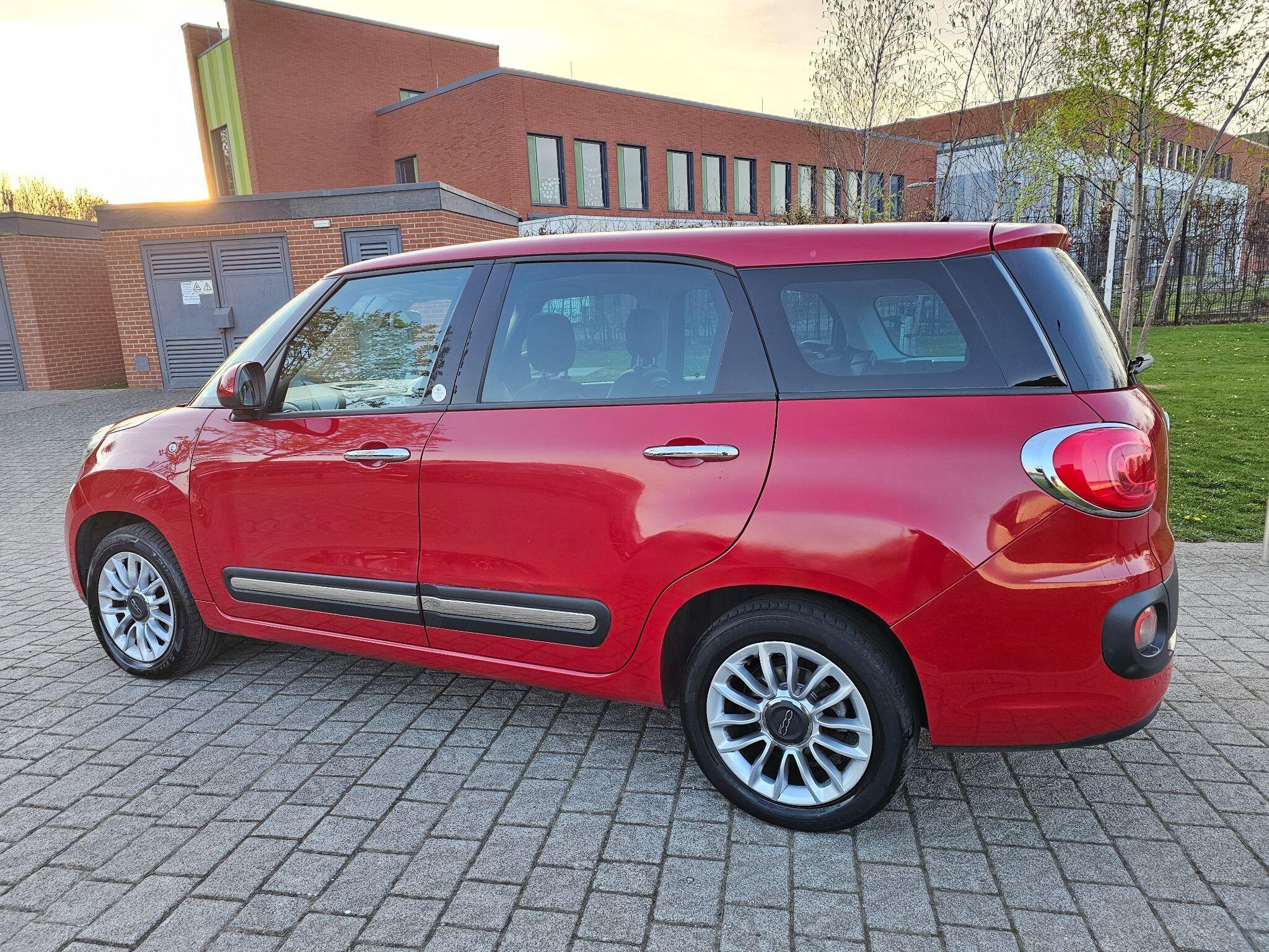 Fiat 500L - Image 10