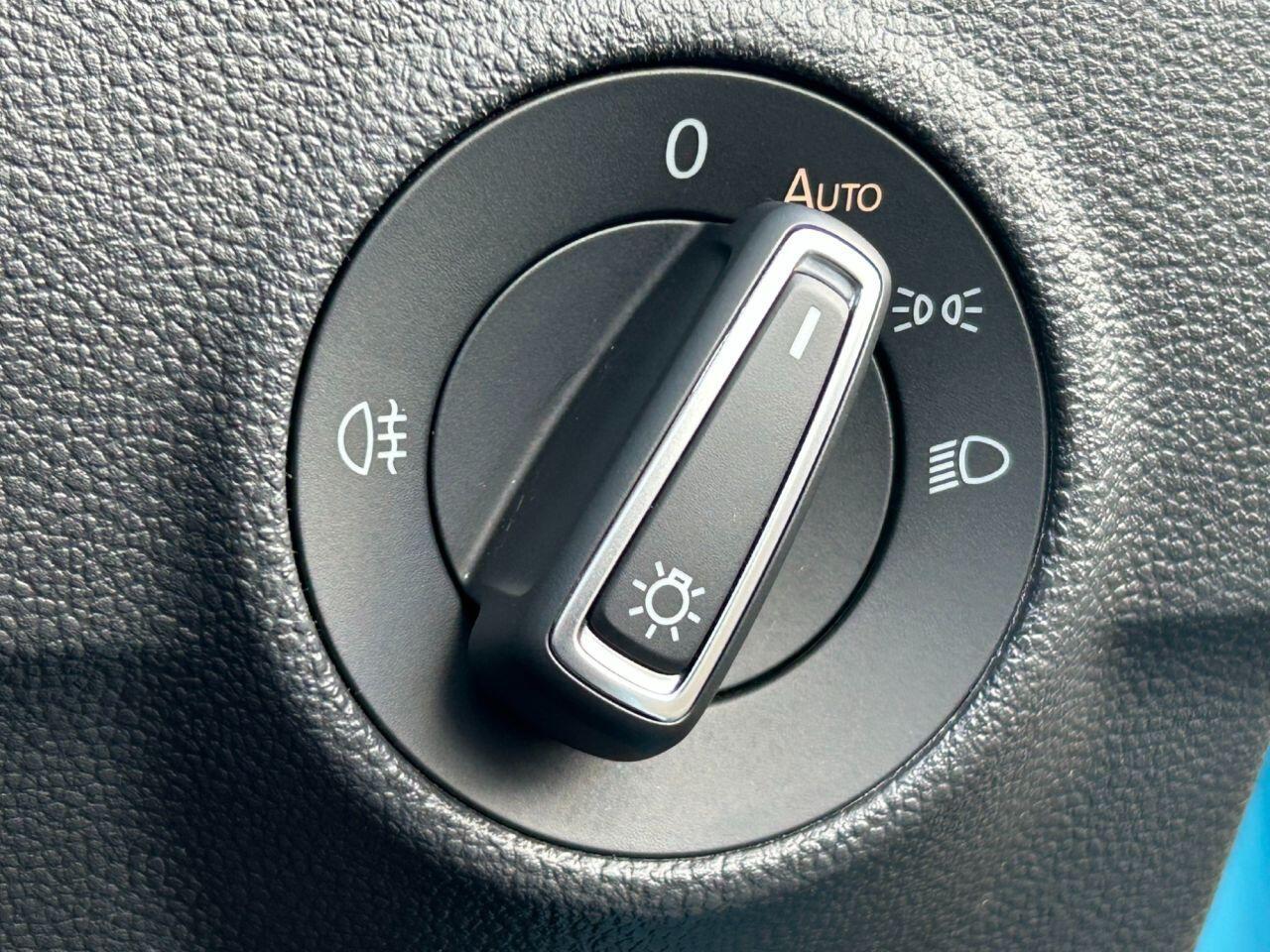 Volkswagen T-Roc - Image 32