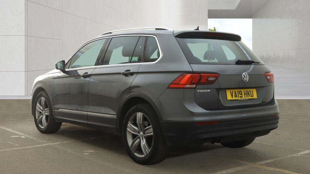 Volkswagen Tiguan - Image 3