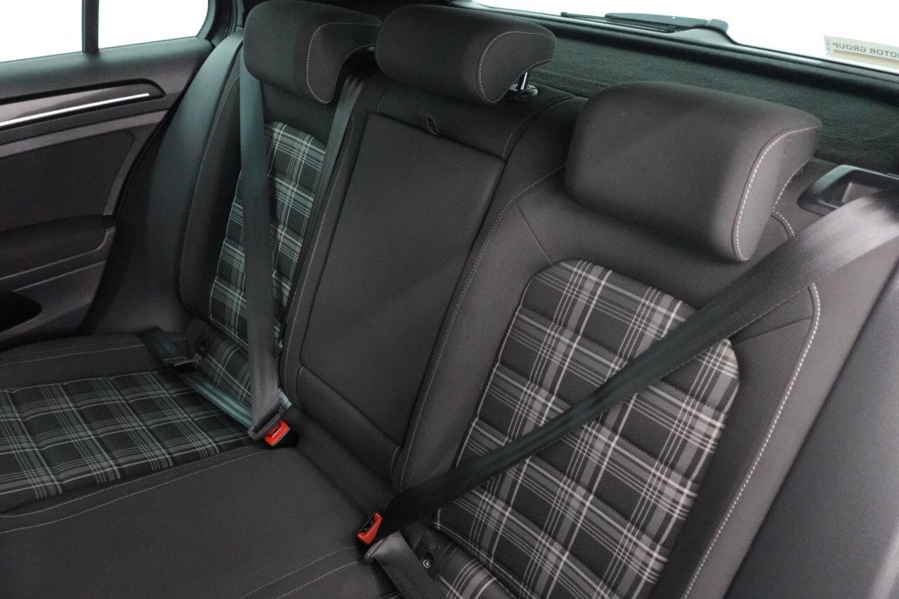 Volkswagen Golf - Image 14