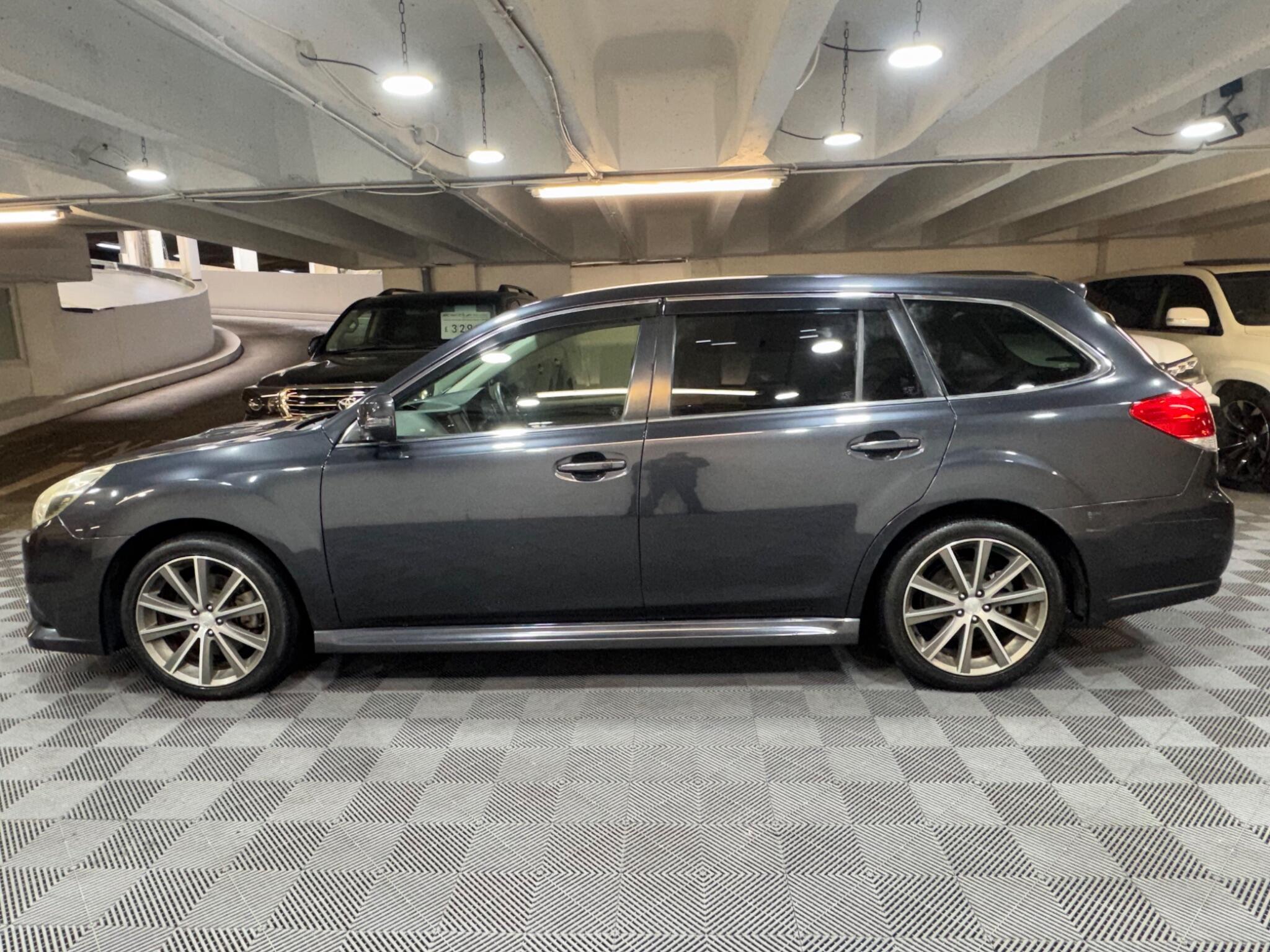Subaru Legacy - Image 2