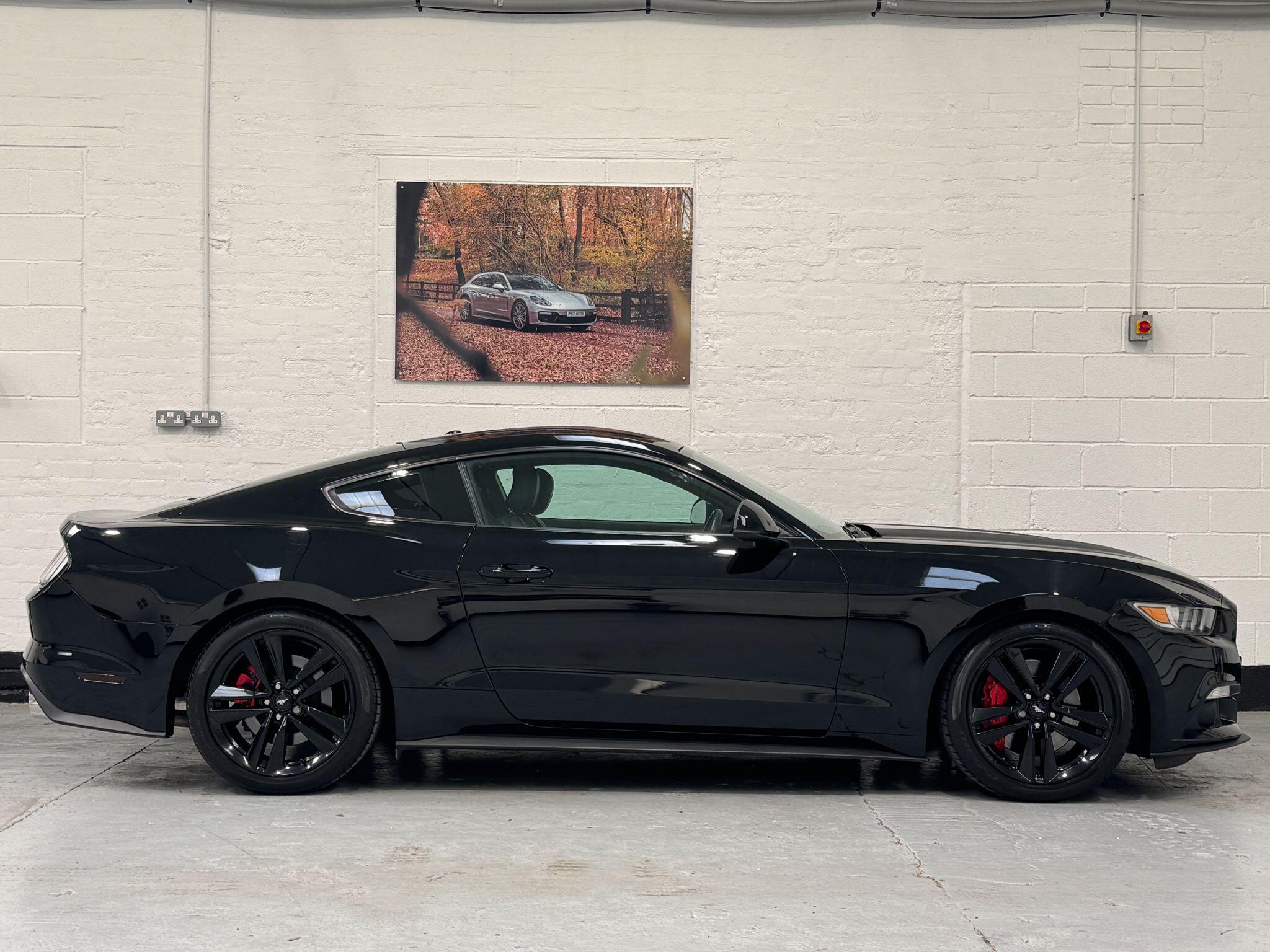 Ford Mustang - Image 8