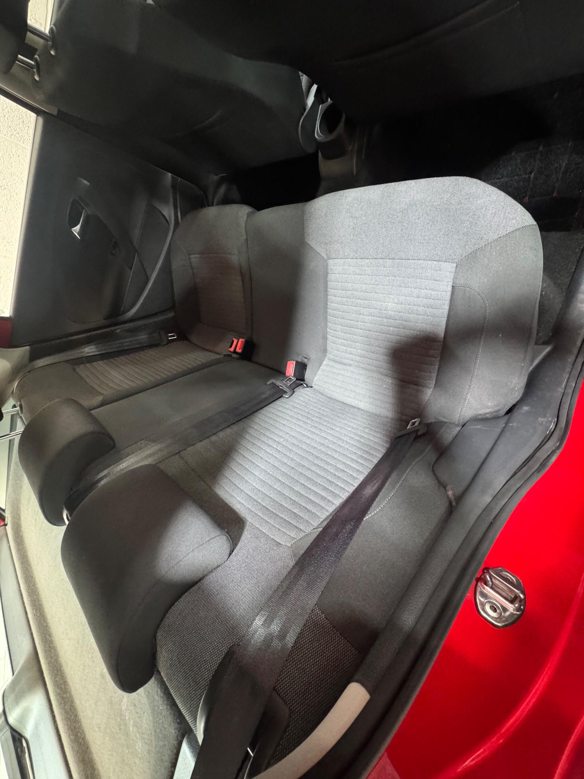 Volkswagen Polo - Image 10