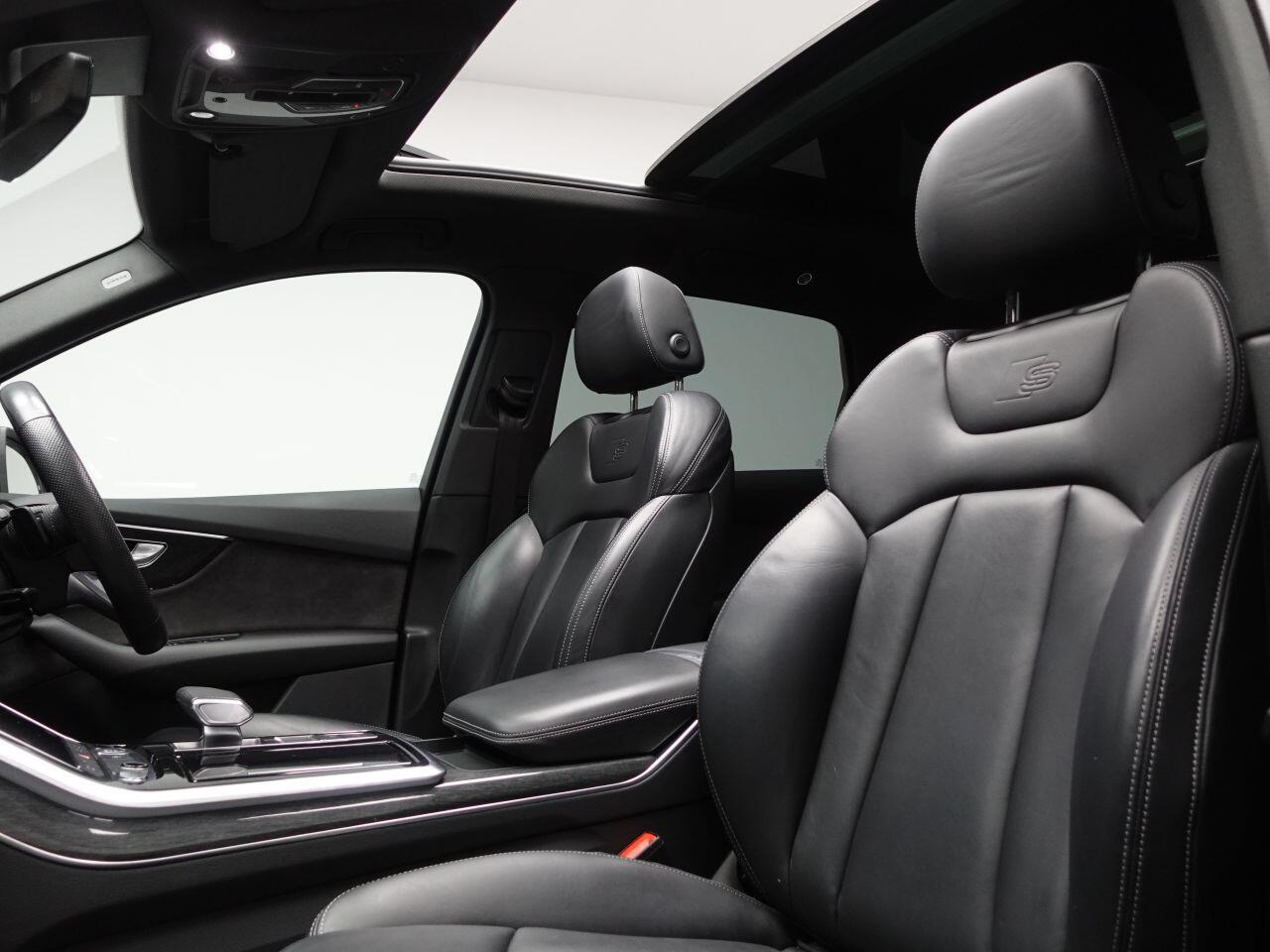 Audi Q7 - Image 17