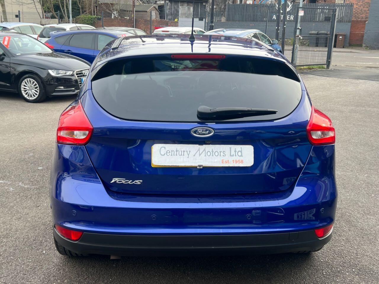 Ford Focus - Image 14