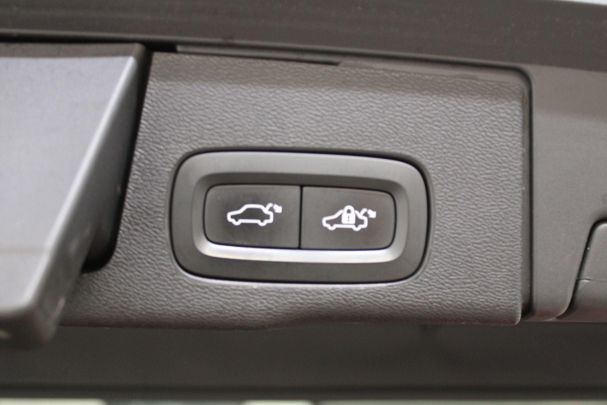 Volvo XC60 - Image 19