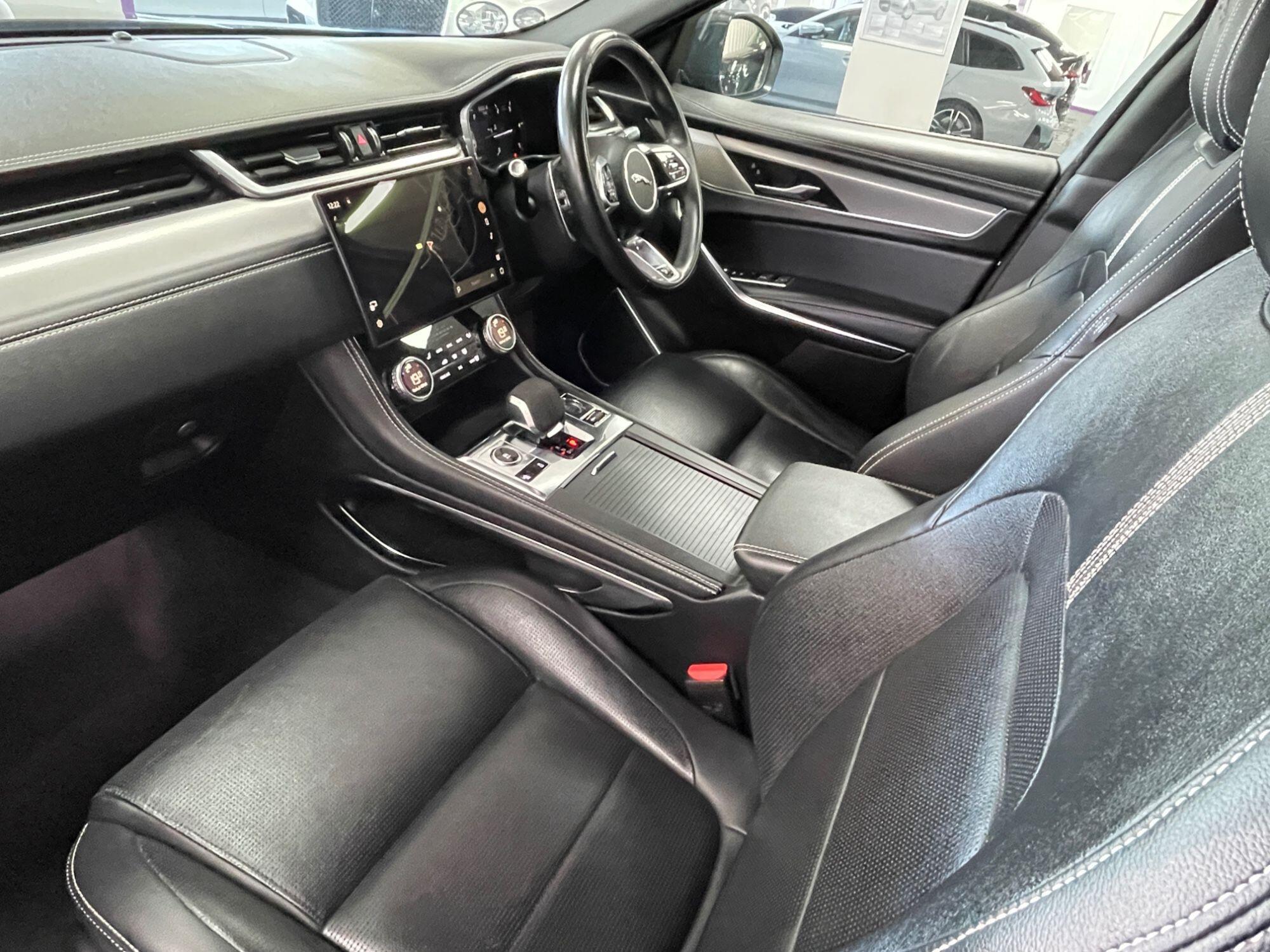 Jaguar F-Pace - Image 32