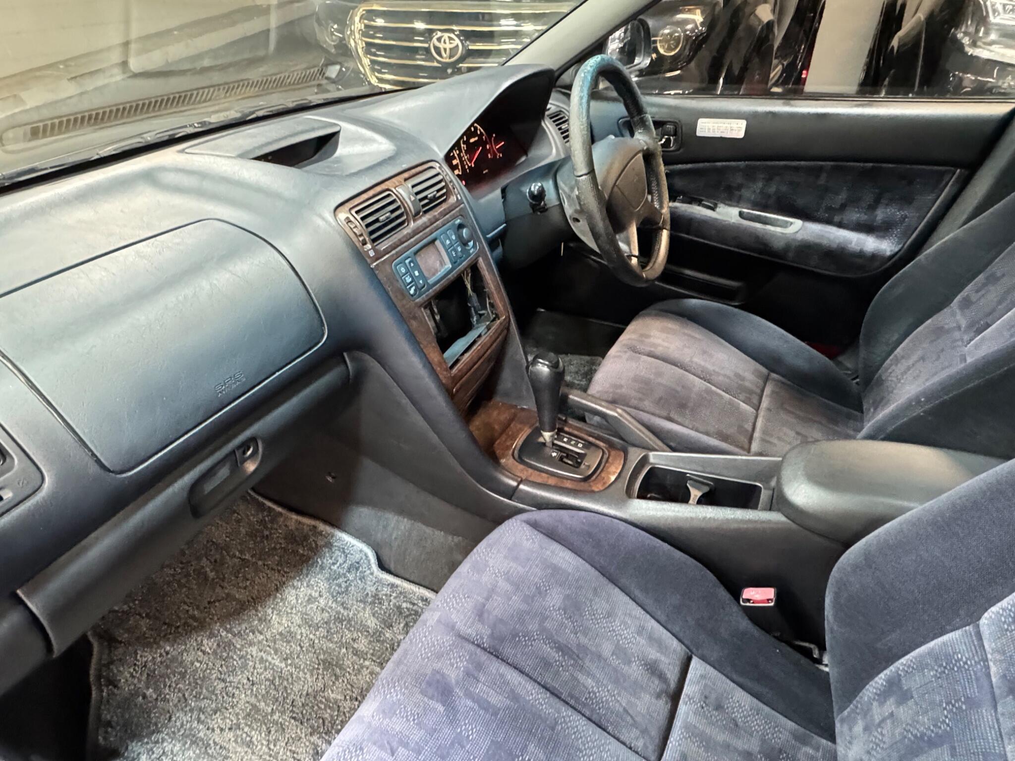 Mitsubishi Legnum - Image 11