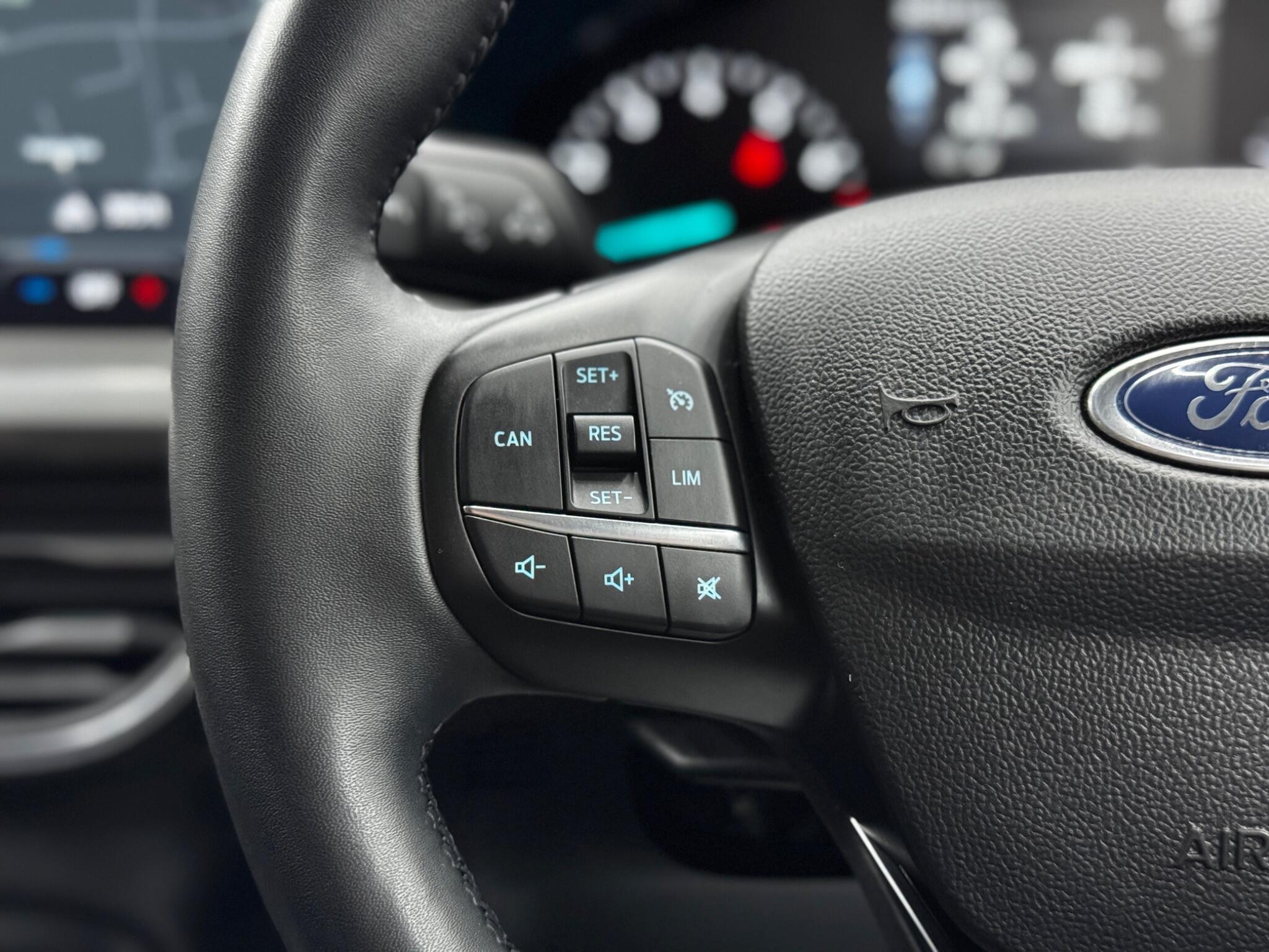 Ford Focus - Image 20