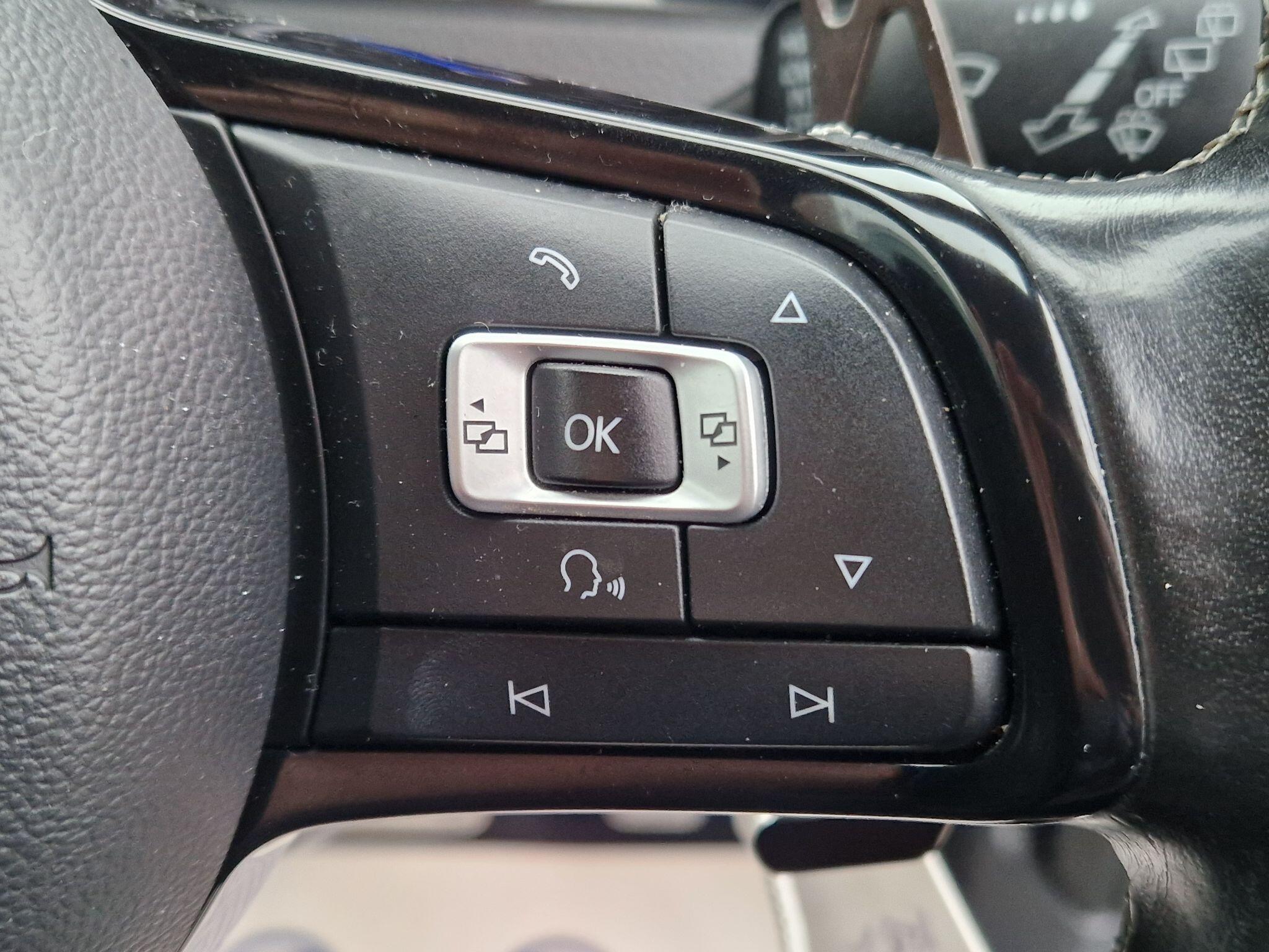 Volkswagen Golf - Image 49